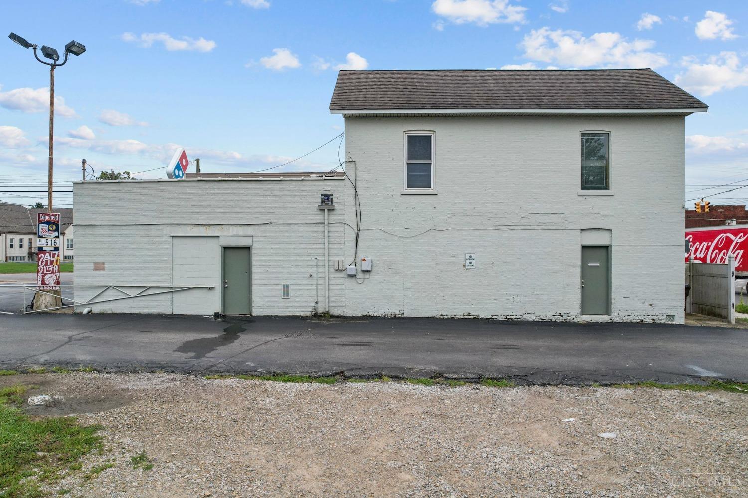 100 E Plane St