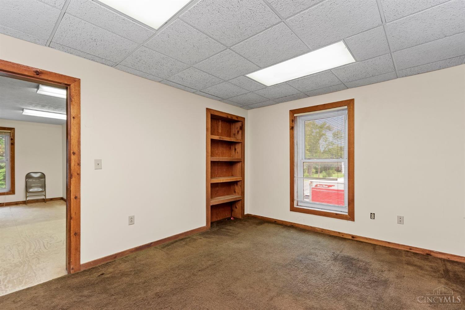100 E Plane St