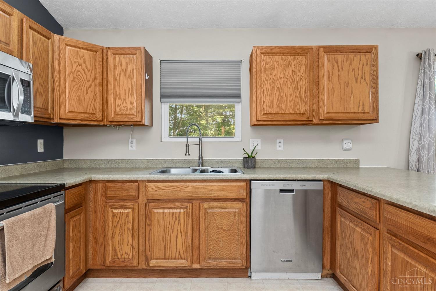 122 Aaron Drive