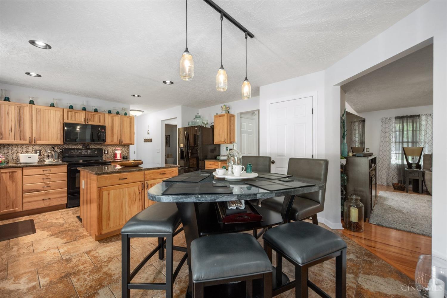 207 Woodland Crossing