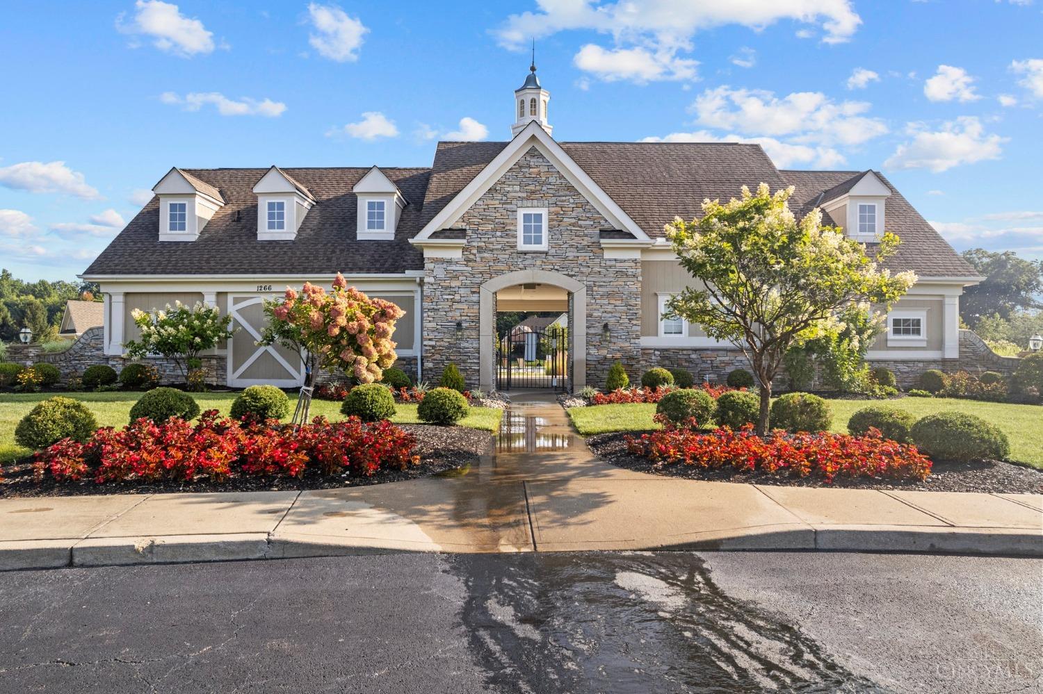 4777 Paddock Crossing