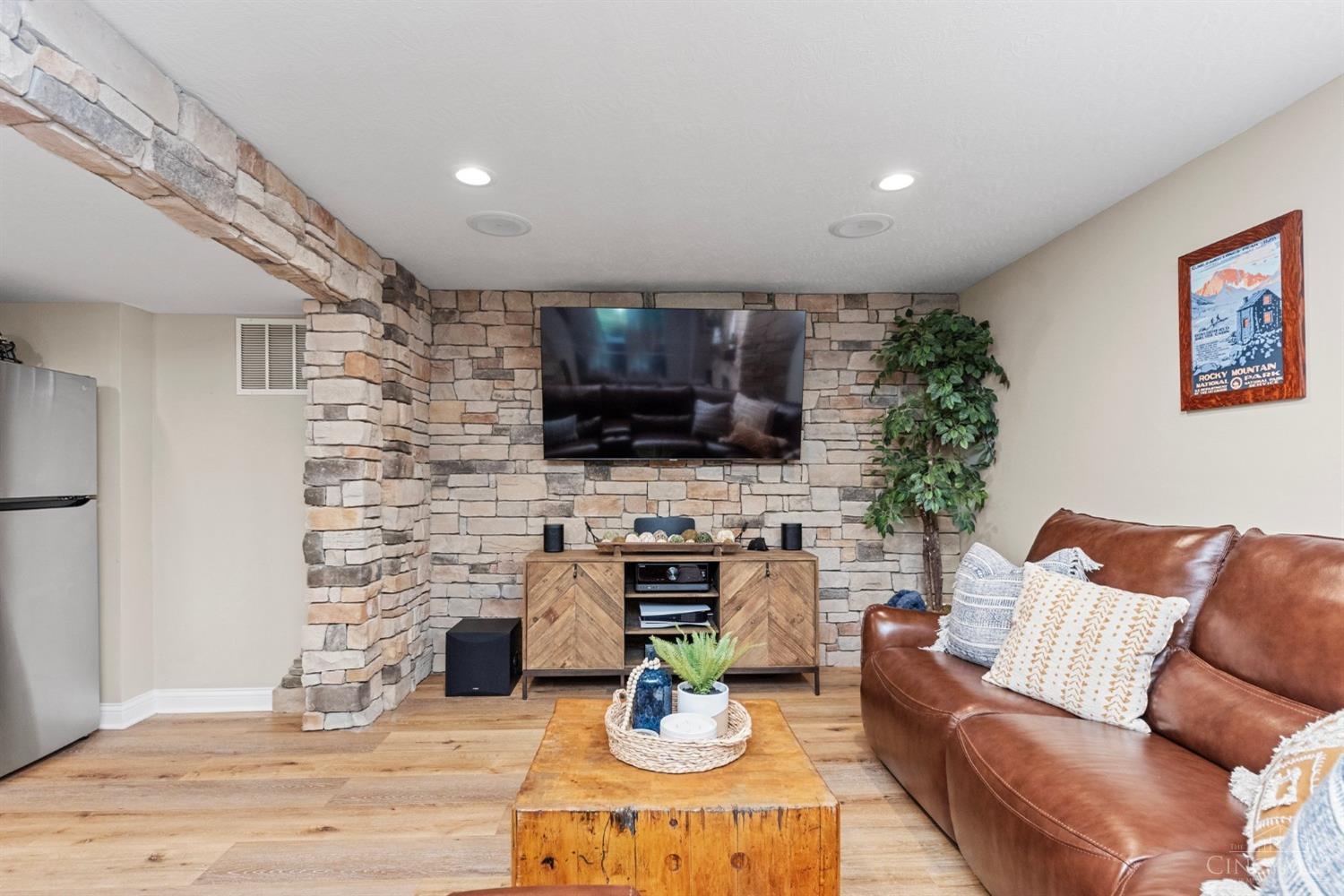 4777 Paddock Crossing