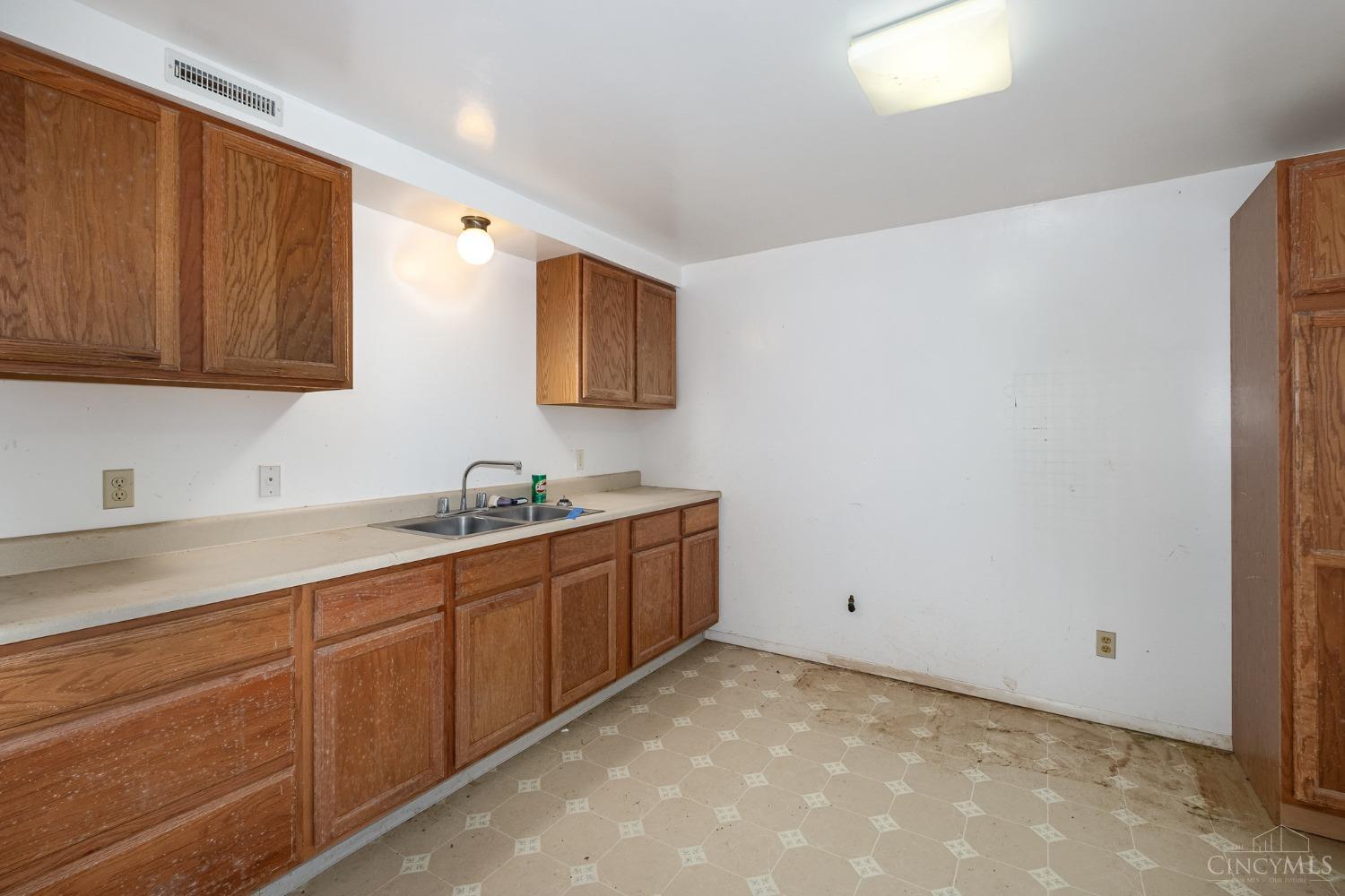 8541 Louderback Road