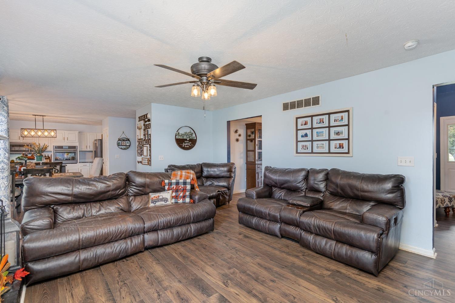 1122 Coon Hill Road