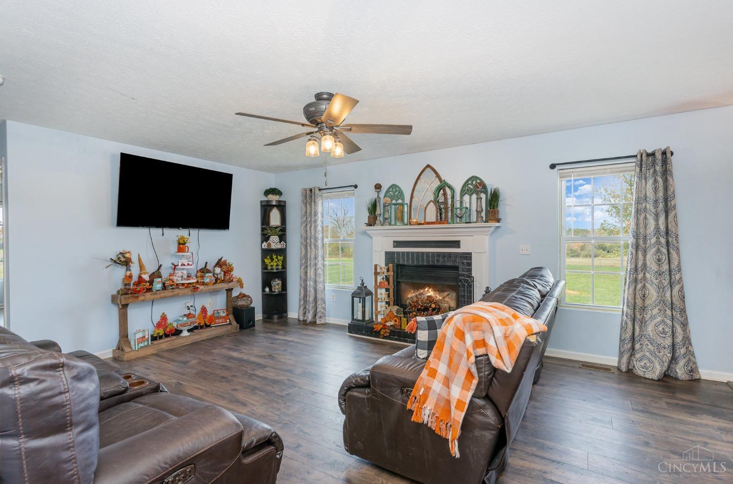 1122 Coon Hill Road