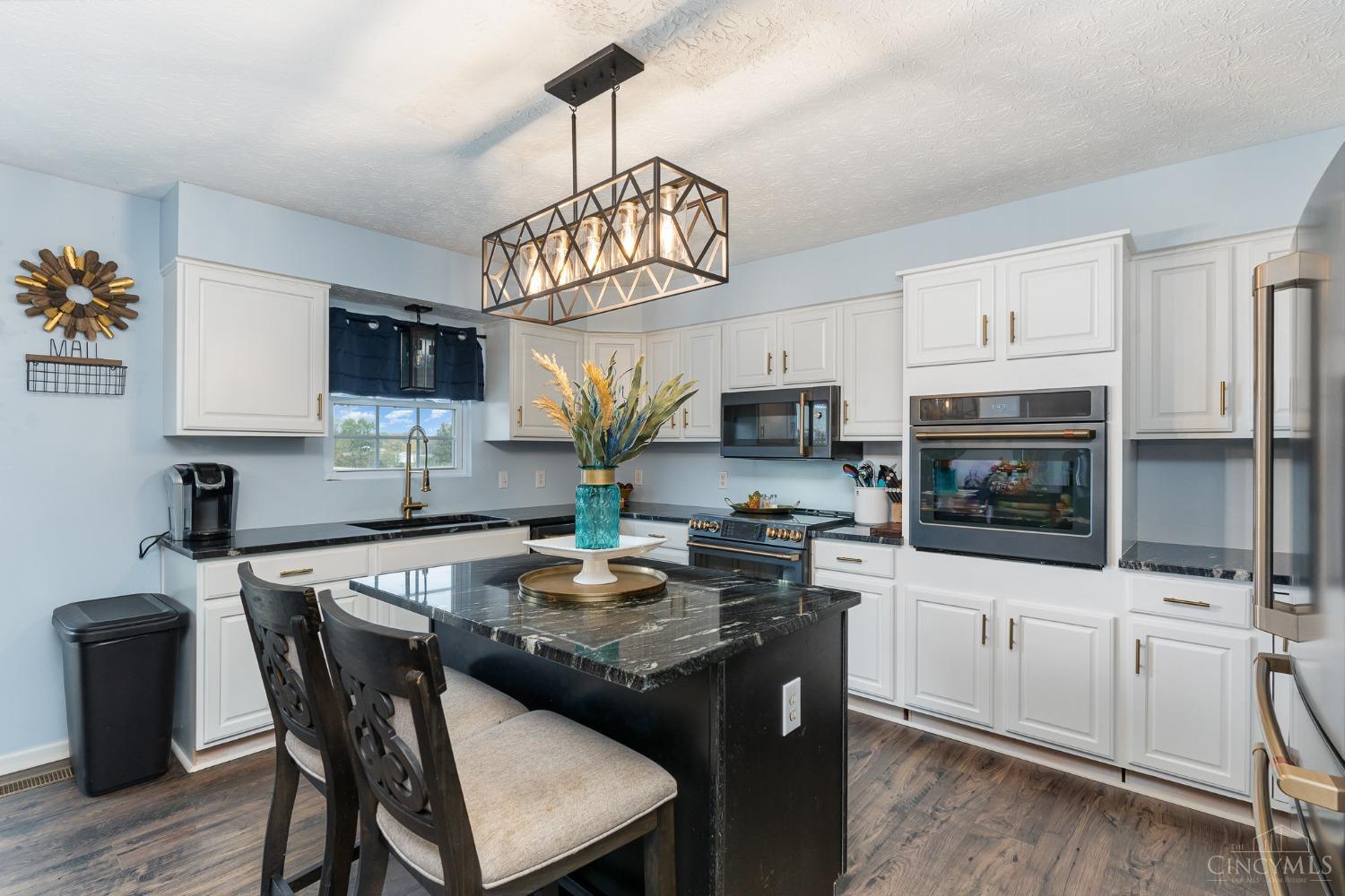1122 Coon Hill Road