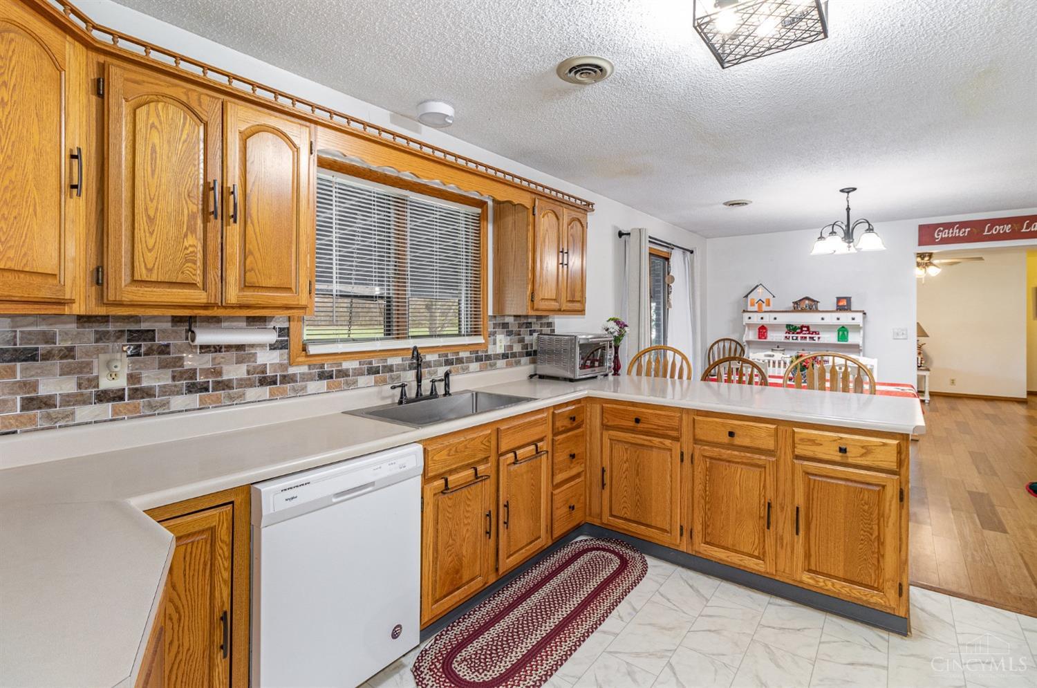 904 Linda Vista Drive