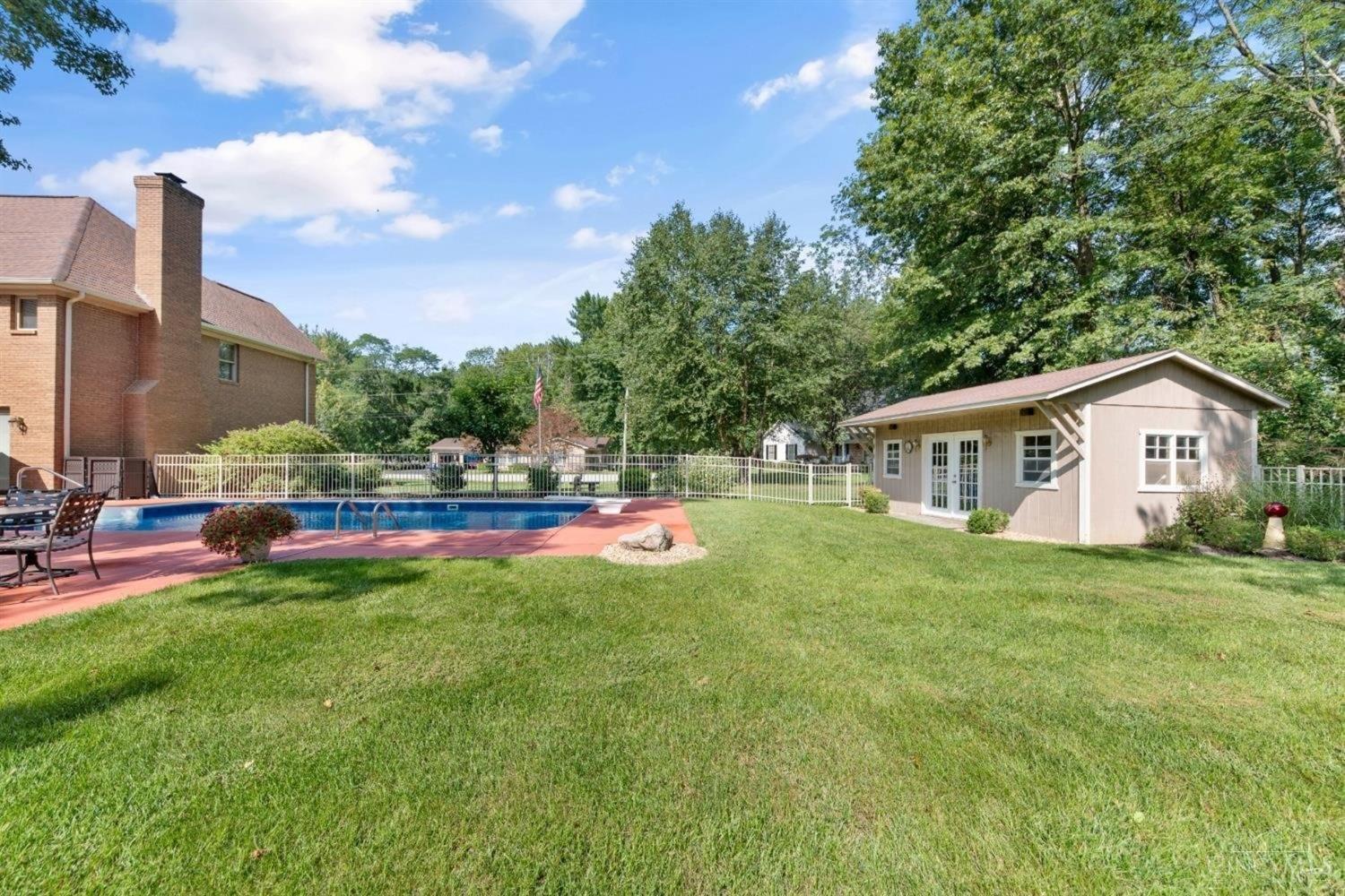 102 Rosewood Lane
