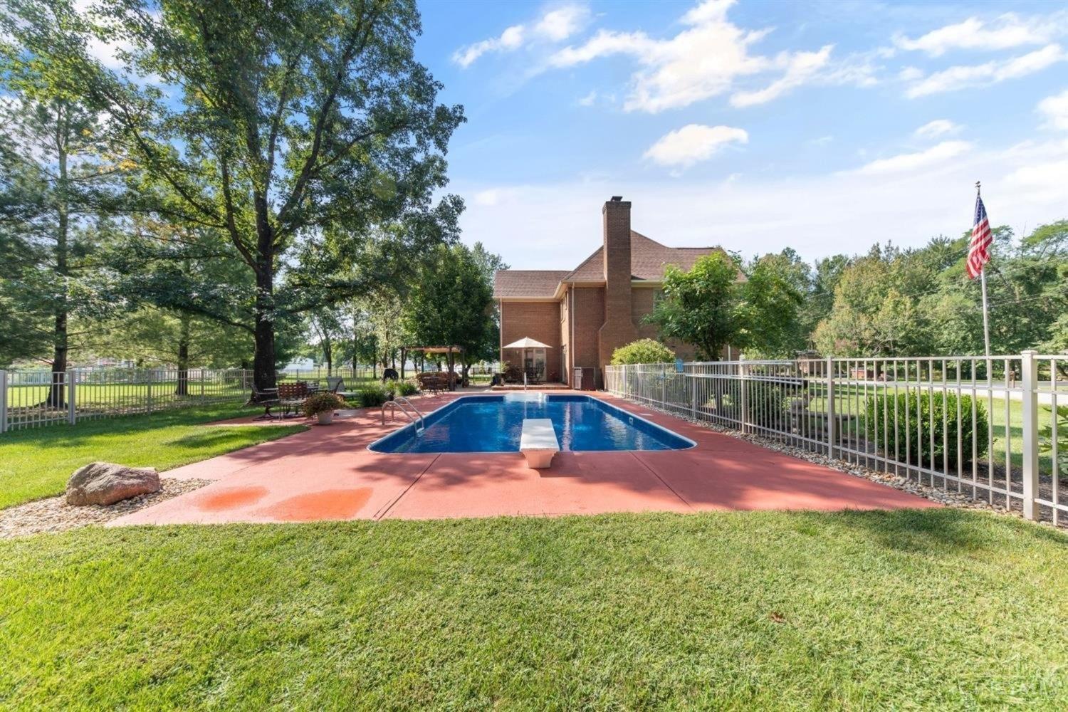 102 Rosewood Lane