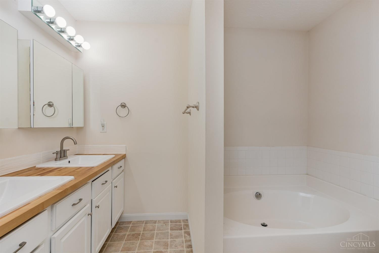 1099 Ridgepointe Drive