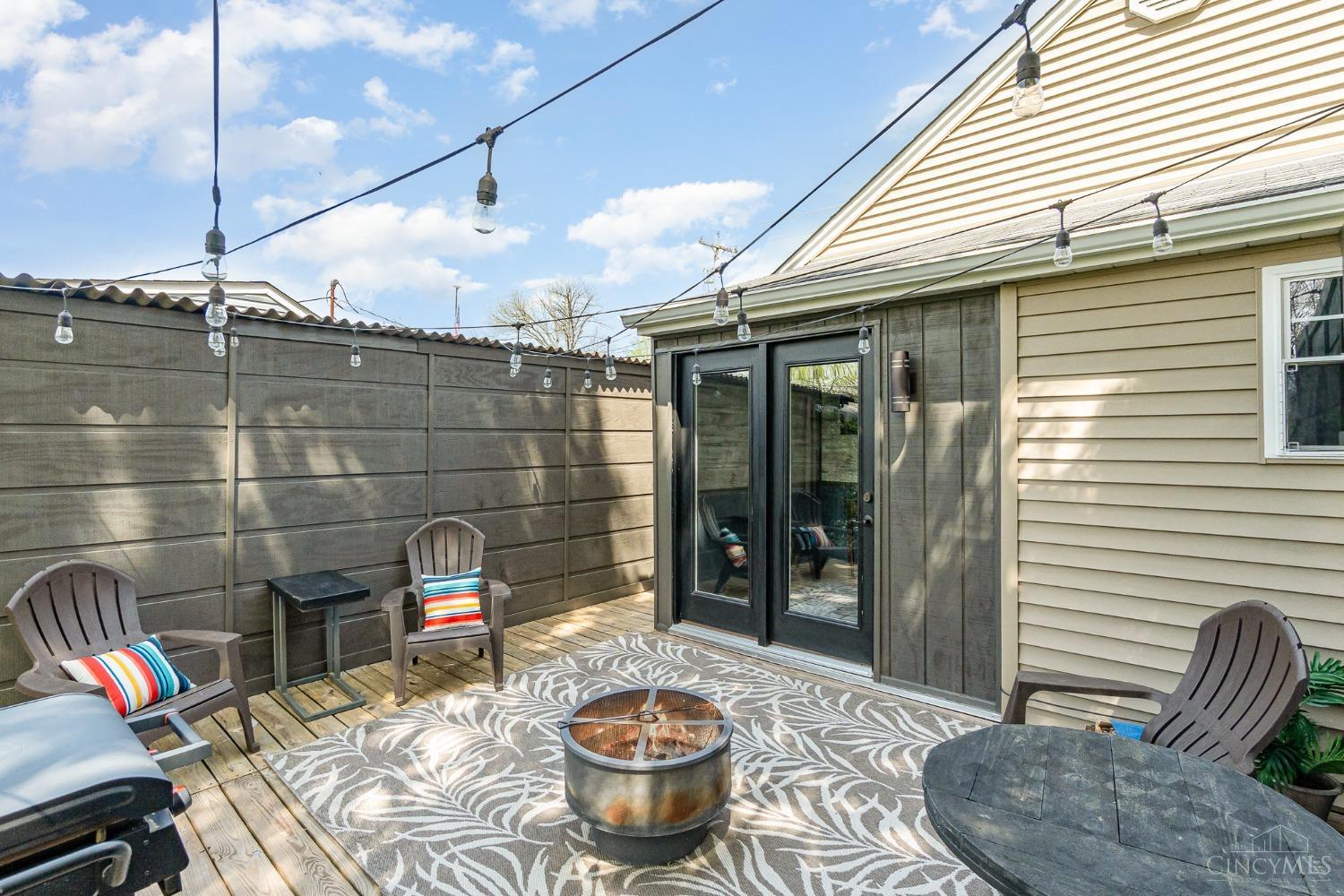 299 E Plane Street