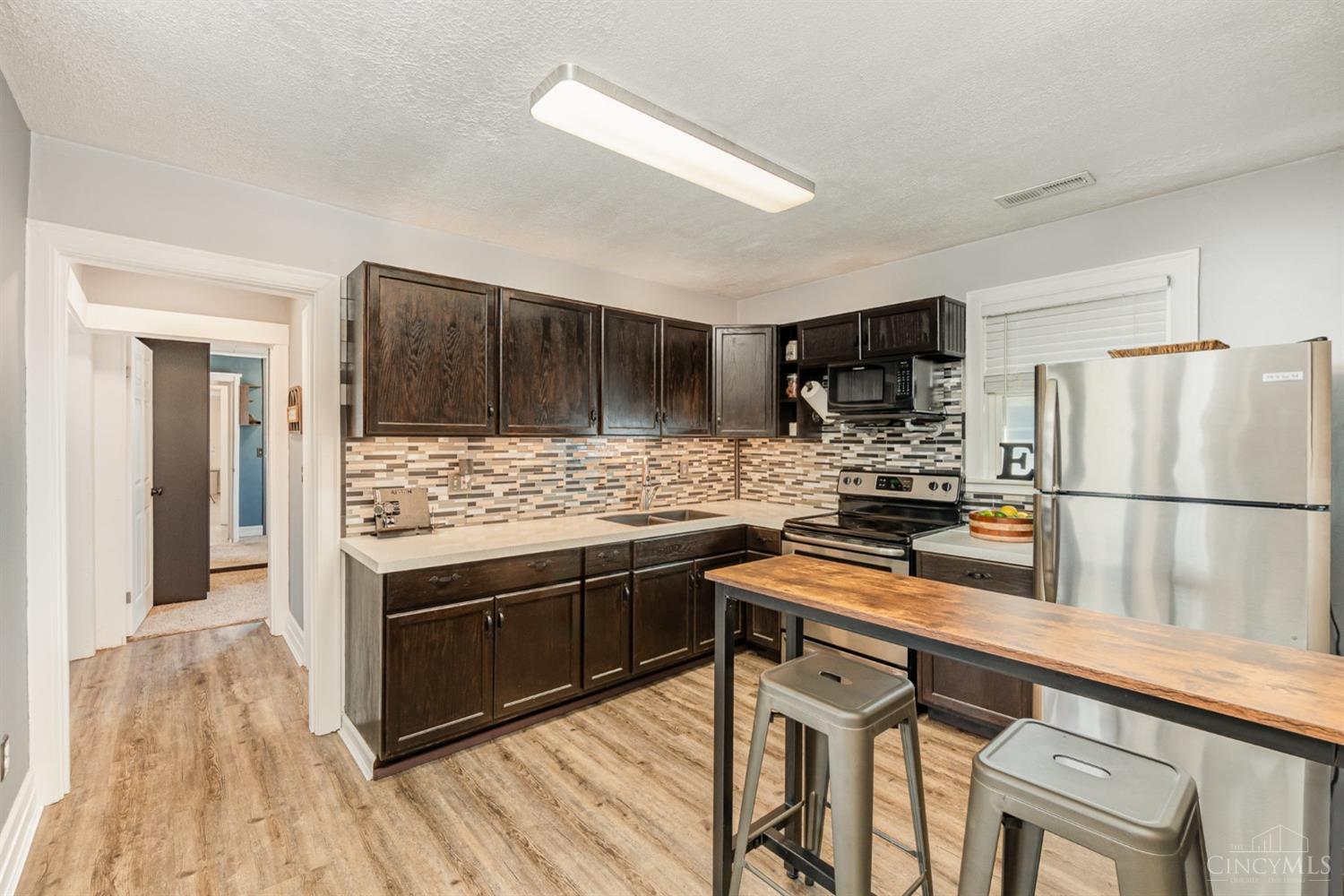 299 E Plane Street