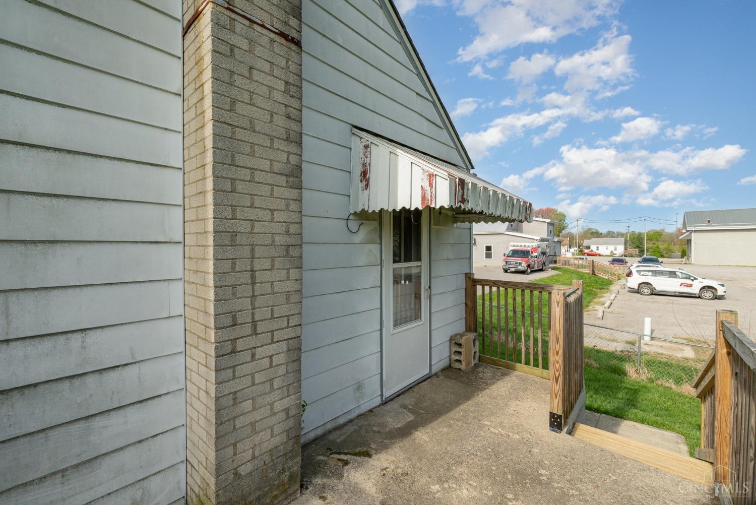 305 Apple Street