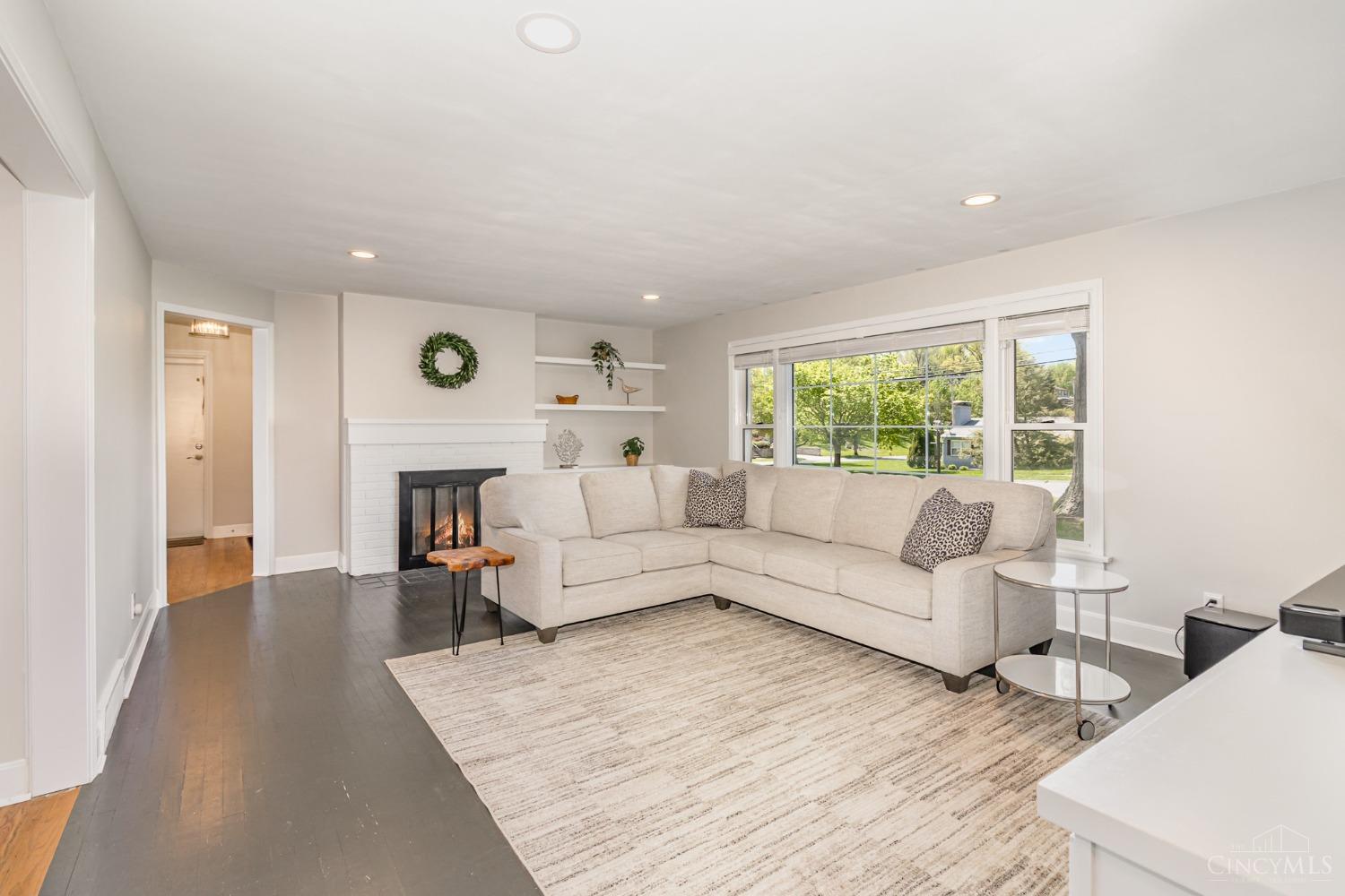 1112 Alnetta Drive