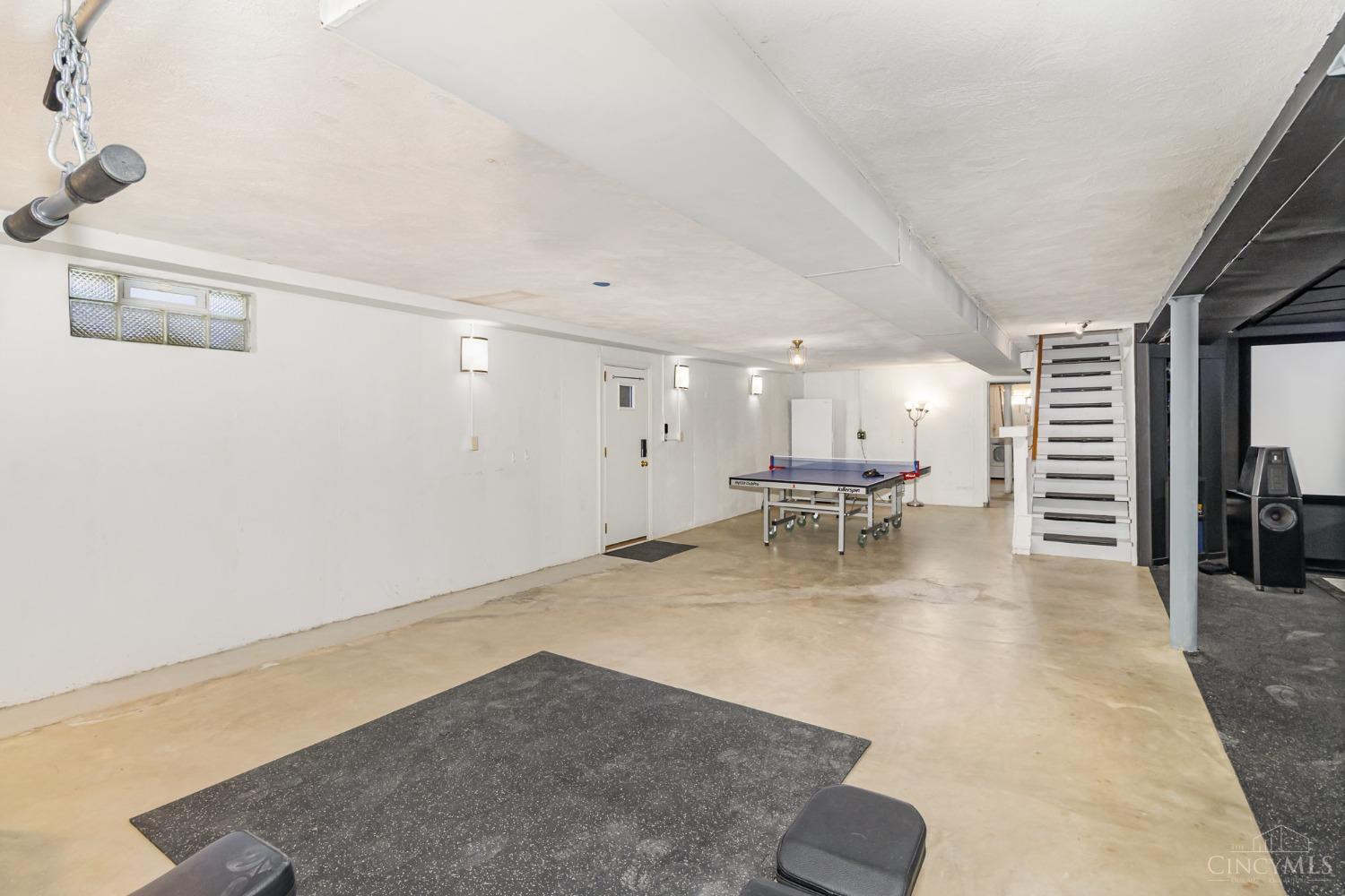 1112 Alnetta Drive
