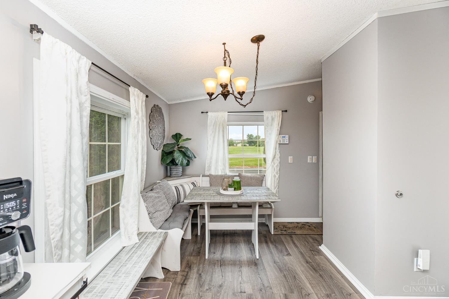 305 Meadow View Lane