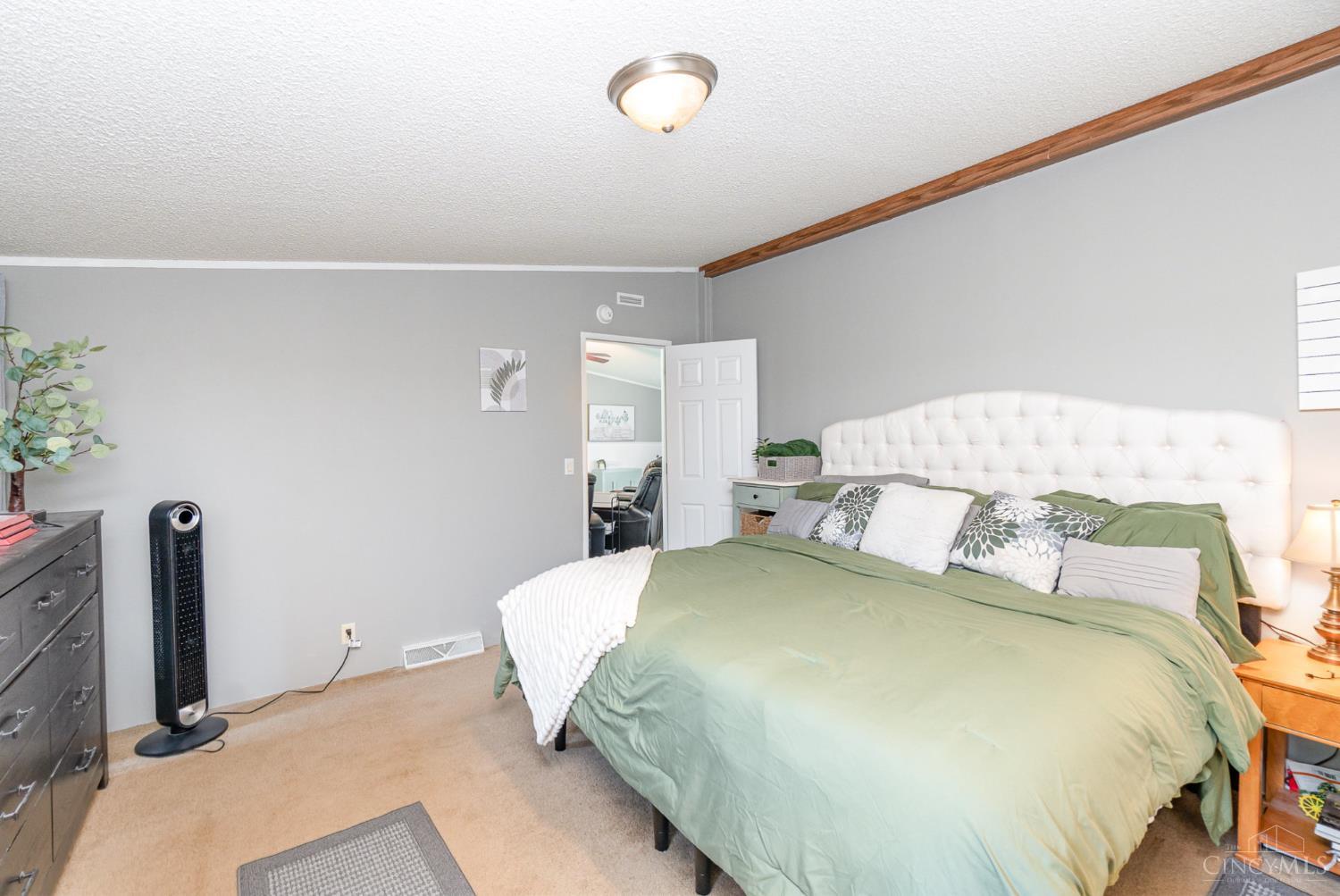 305 Meadow View Lane