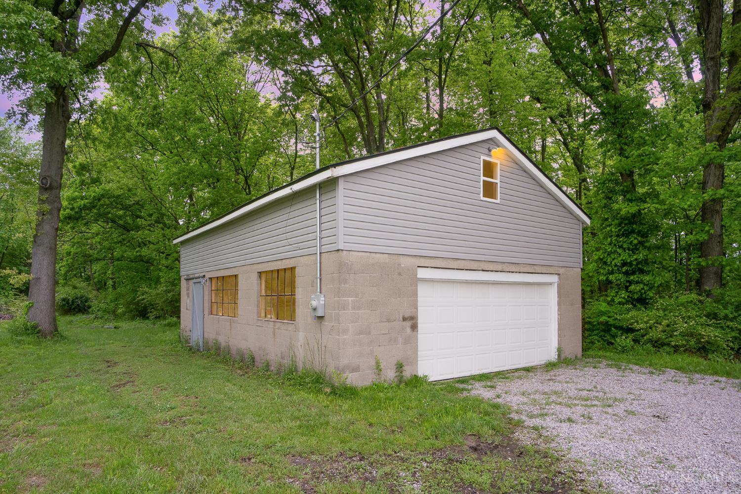 2490 Bauer Road