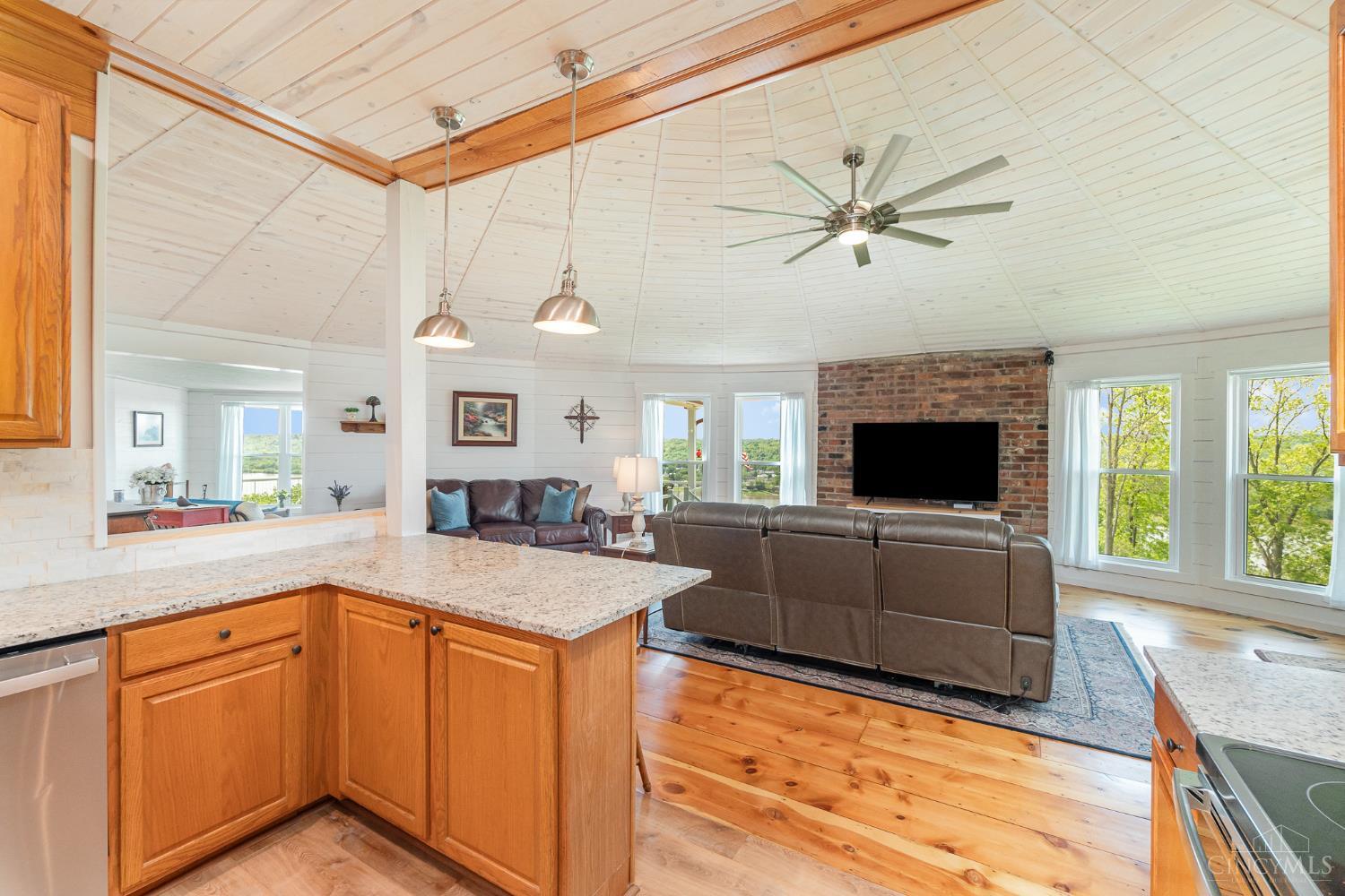 1278 Doe Point Road