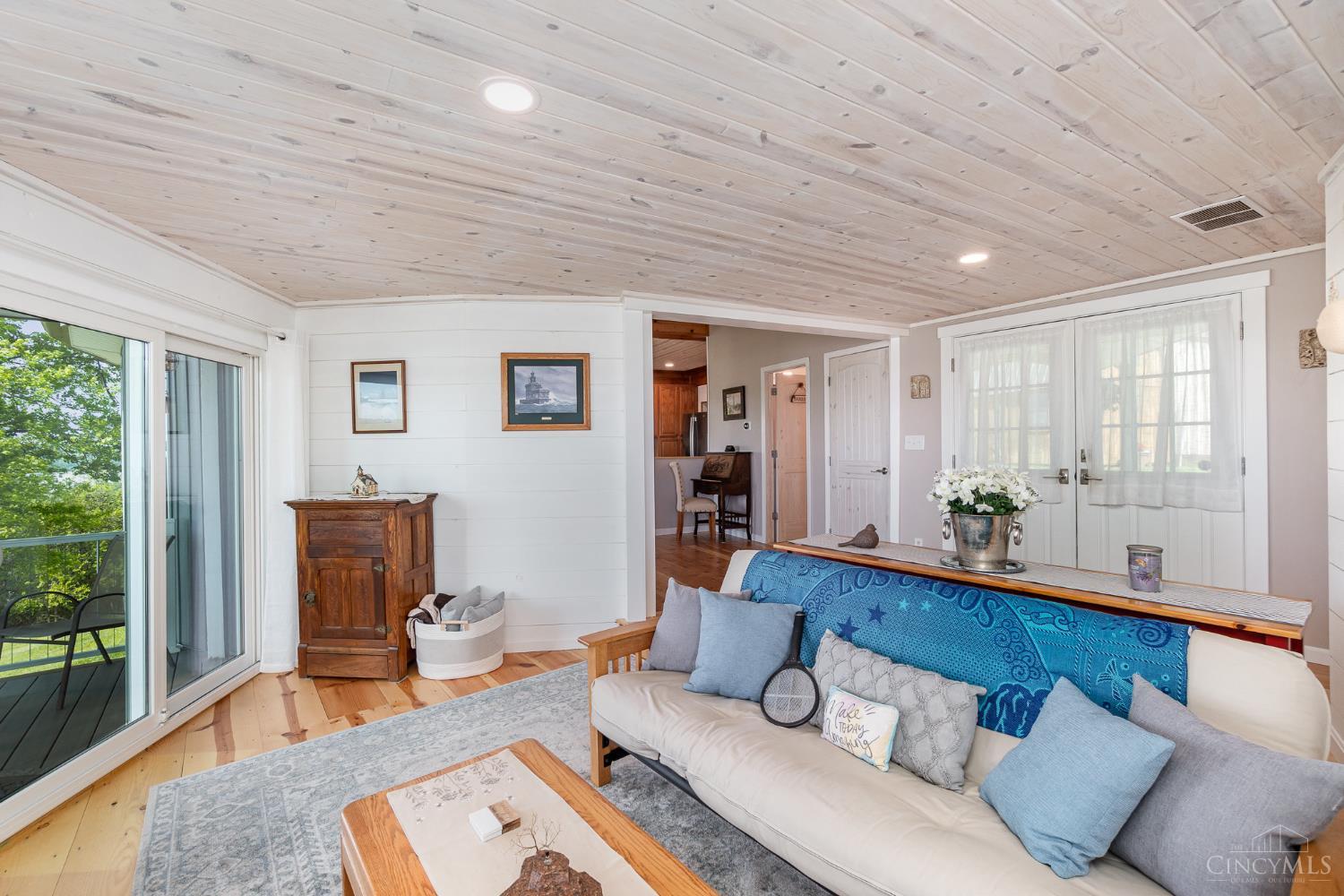 1278 Doe Point Road