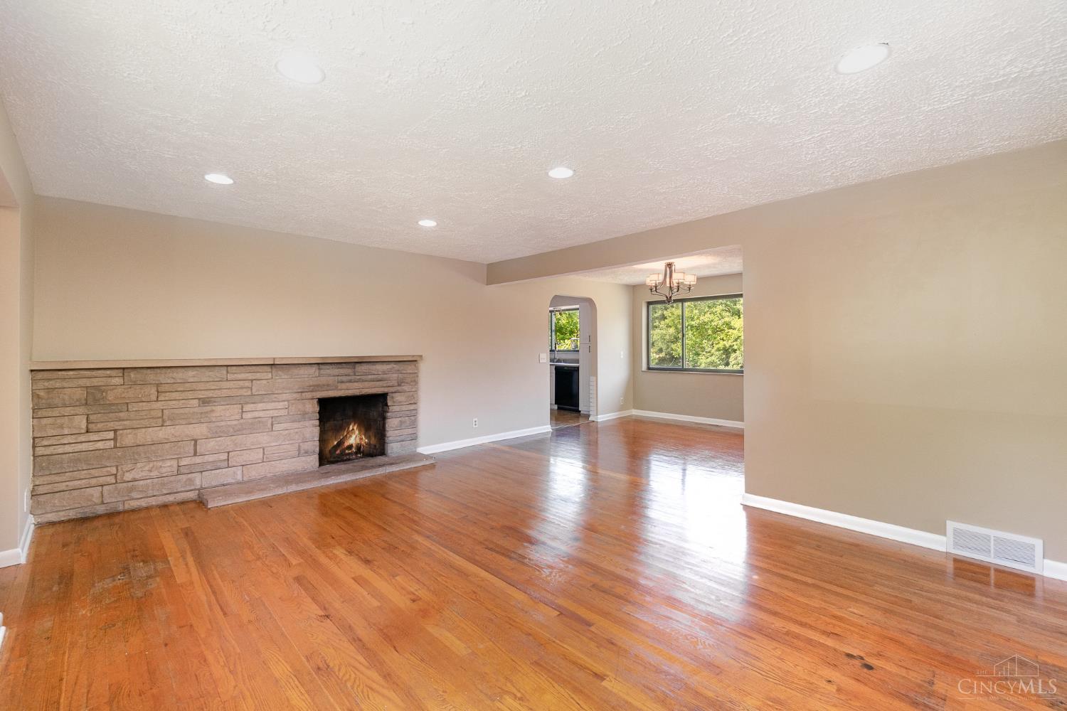 868 Locust Lane
