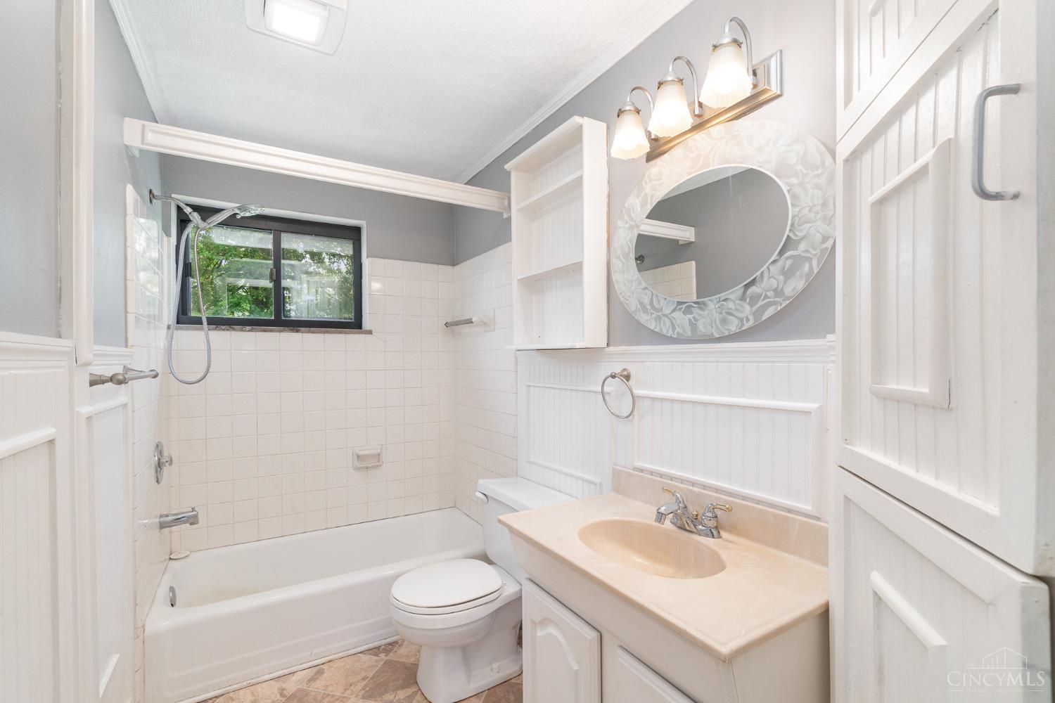 868 Locust Lane