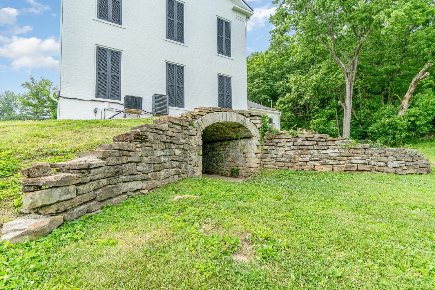 410 White Oak Street