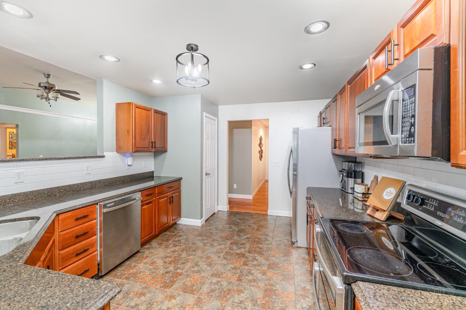 1740 Yankeetown Road