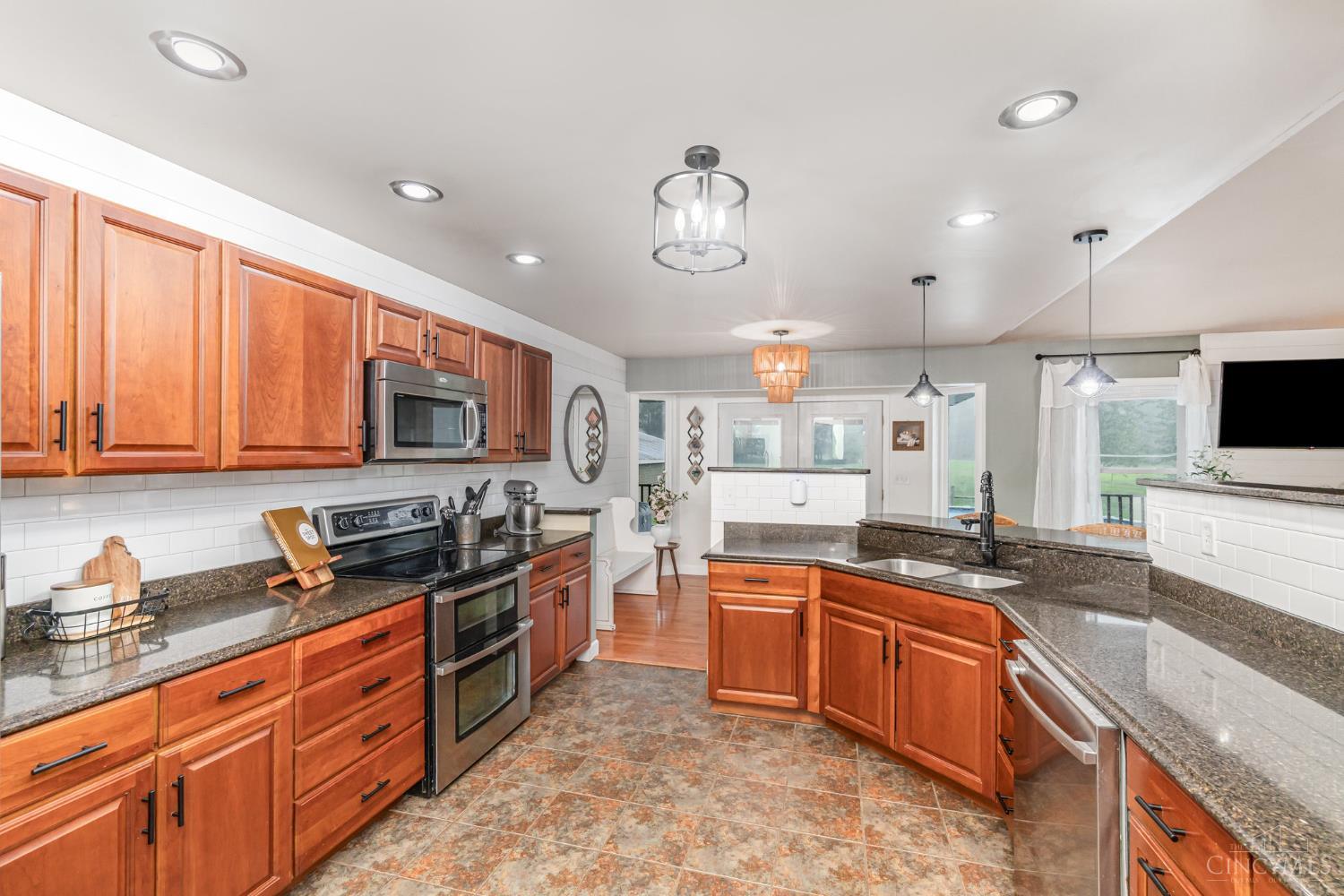 1740 Yankeetown Road