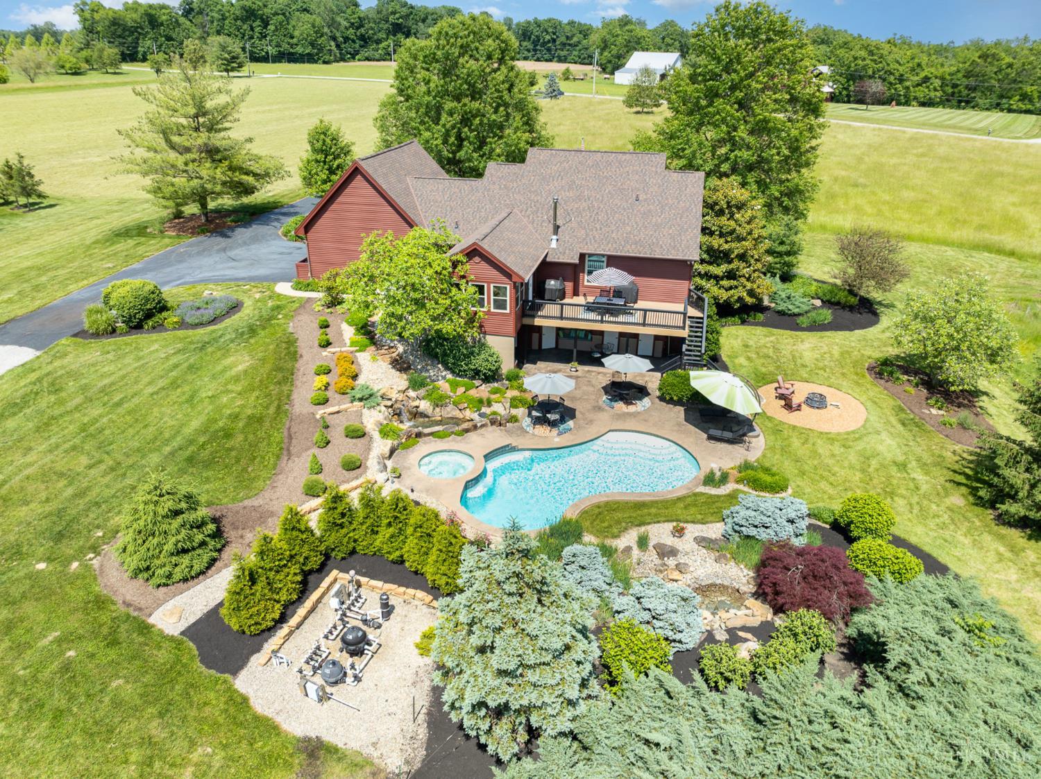 7621 White Swan Road