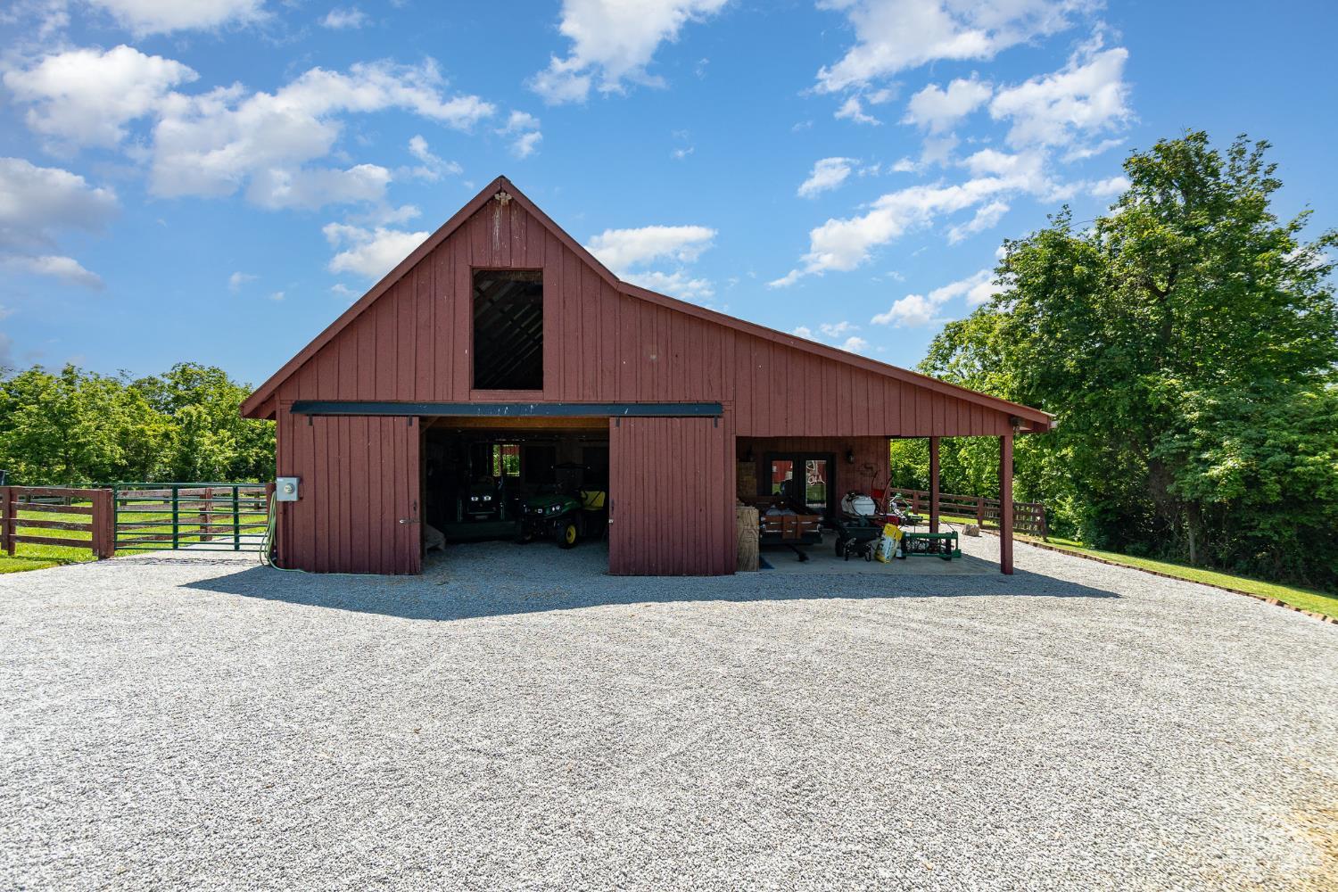 7621 White Swan Road