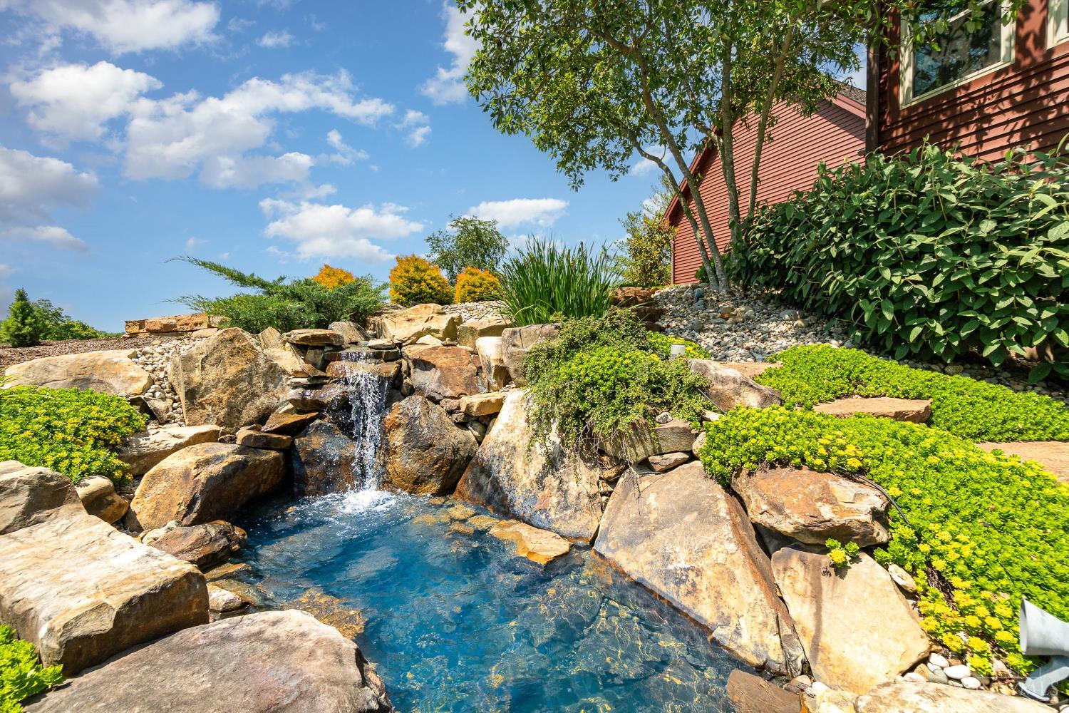 7621 White Swan Road