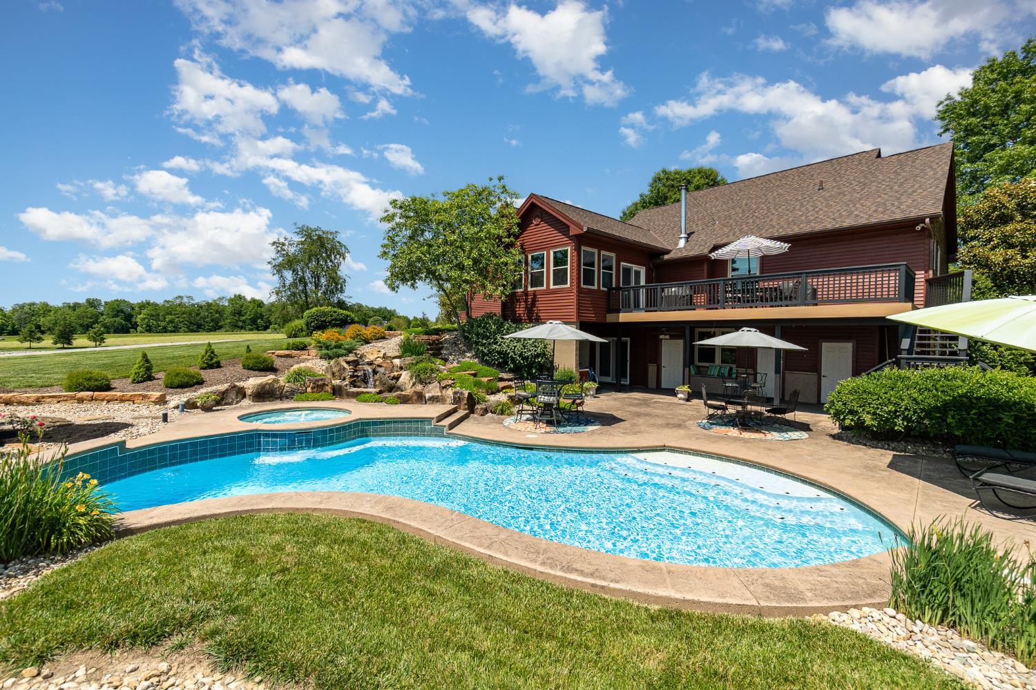 7621 White Swan Road