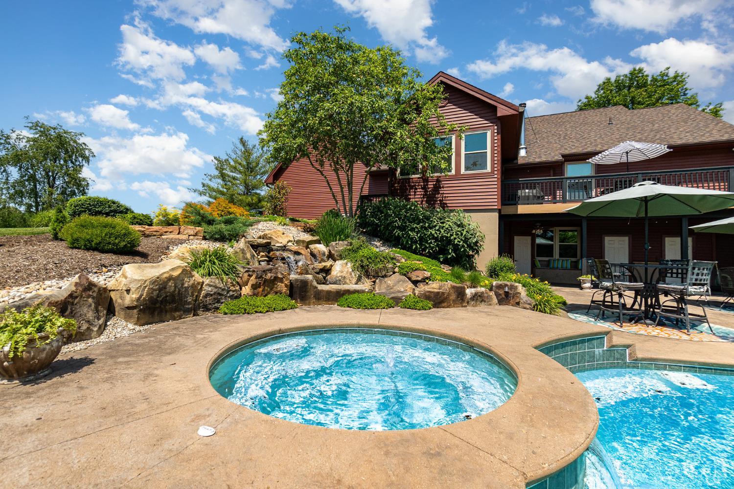 7621 White Swan Road