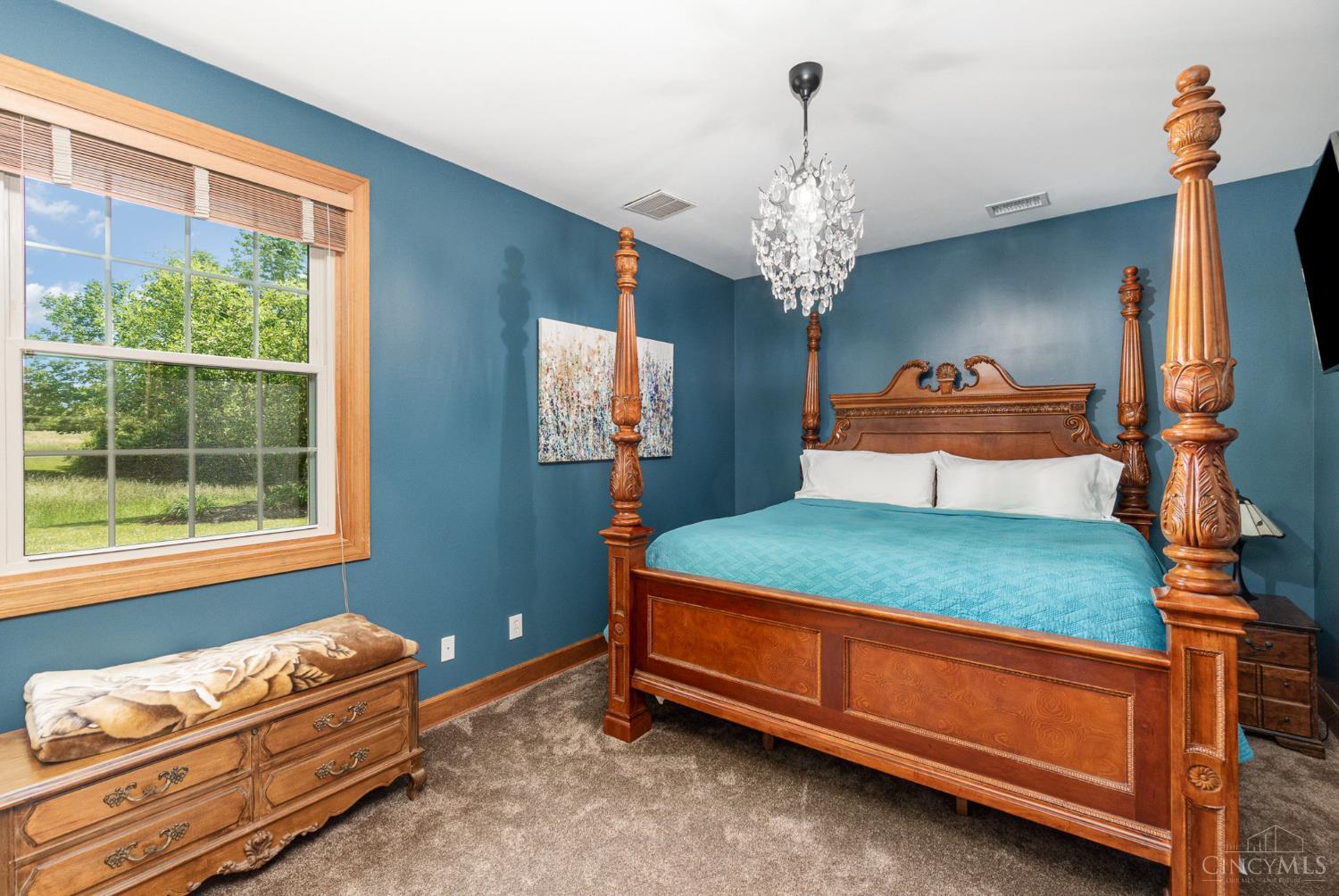 7621 White Swan Road