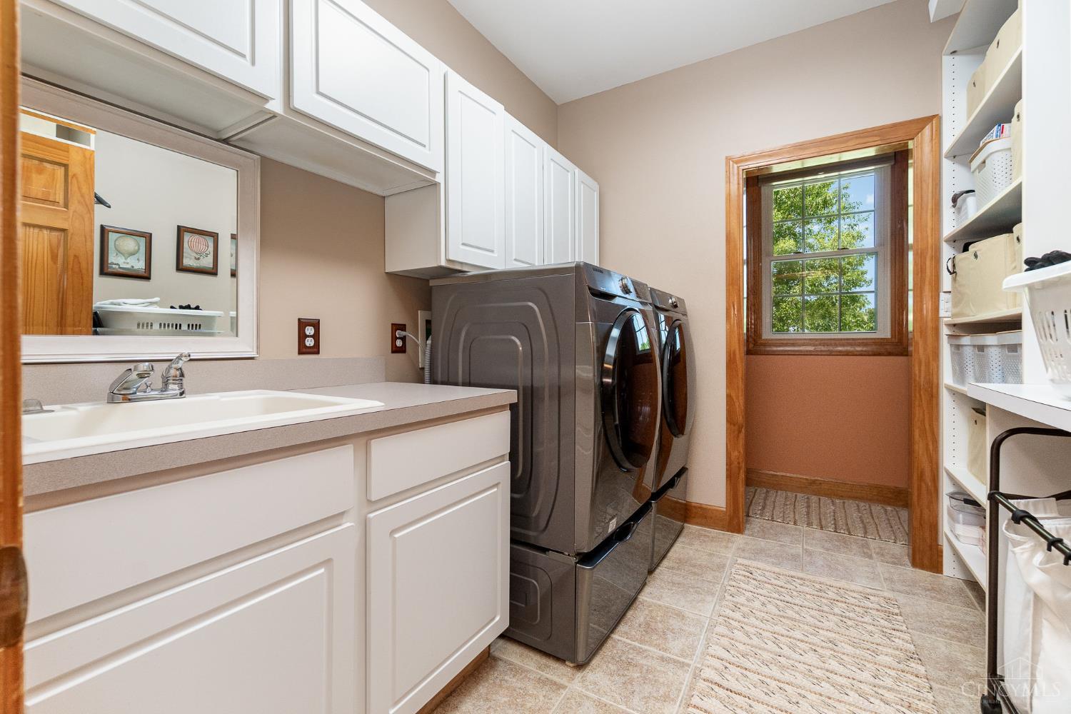 7621 White Swan Road