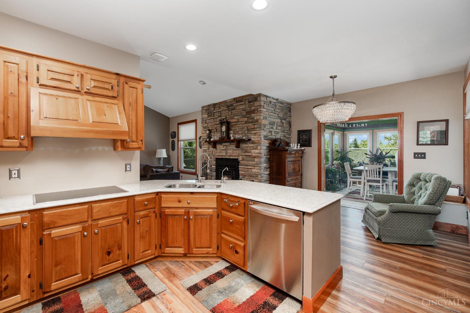 7621 White Swan Road