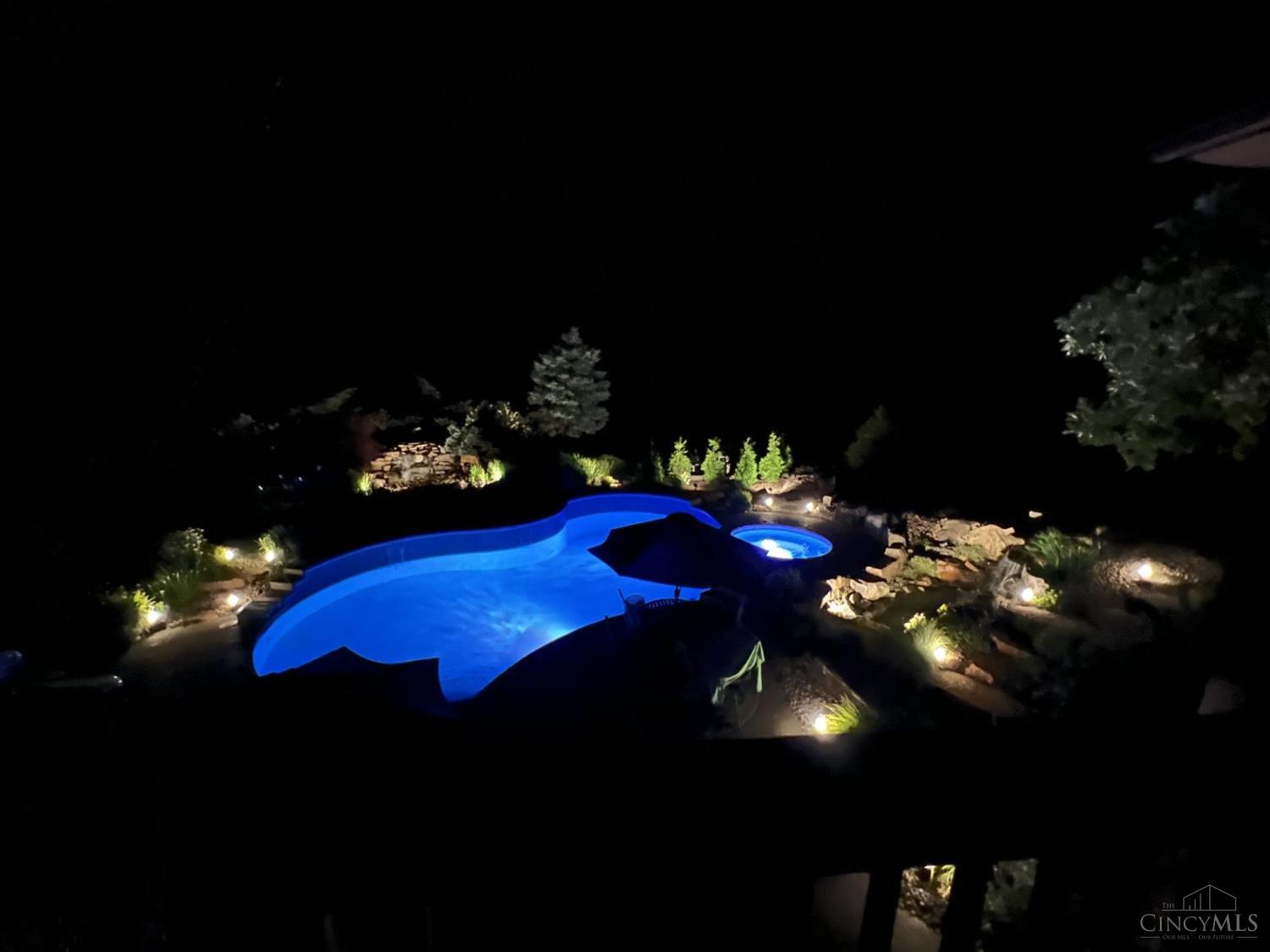 7621 White Swan Road