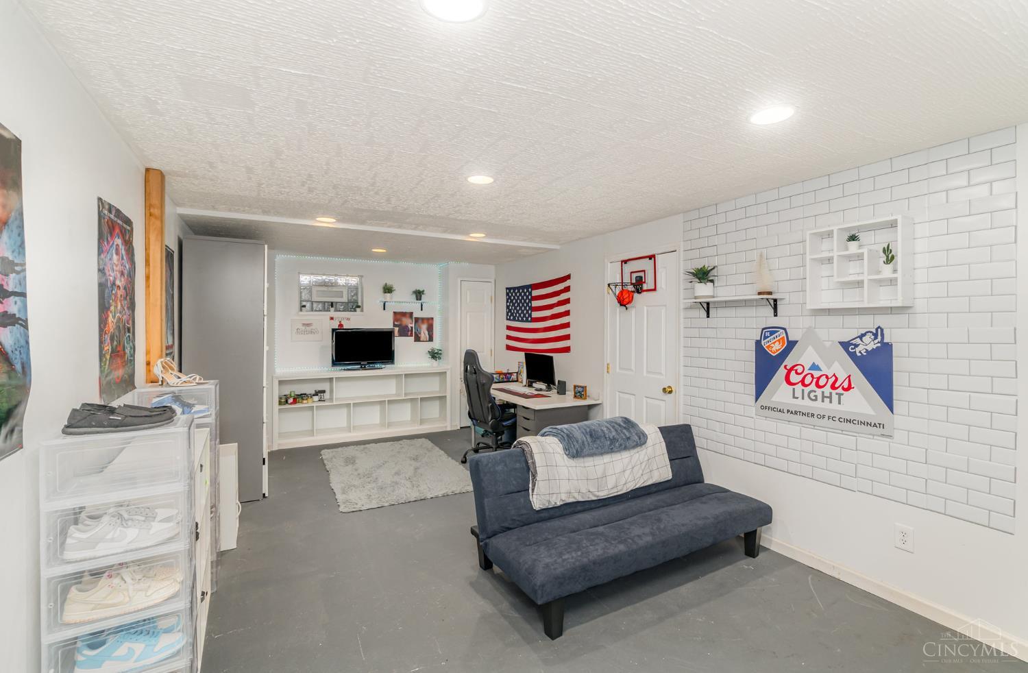 109 Adkins Place