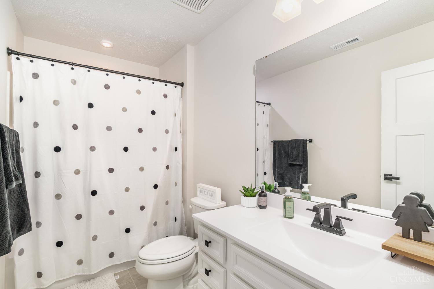 2532 Streamside Drive