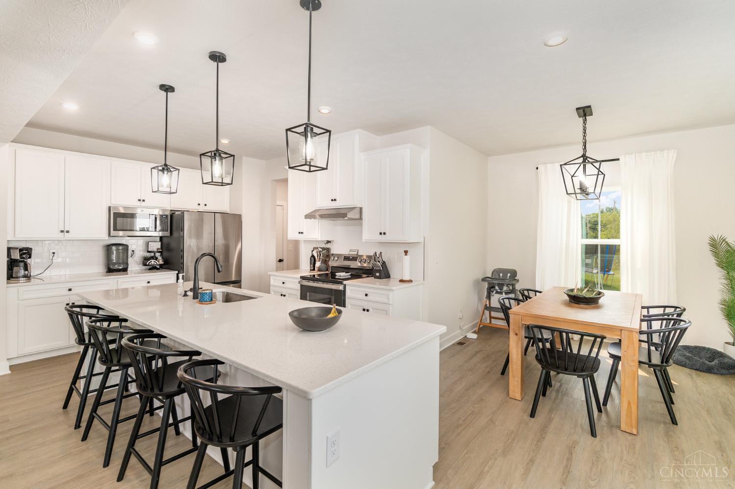 2532 Streamside Drive