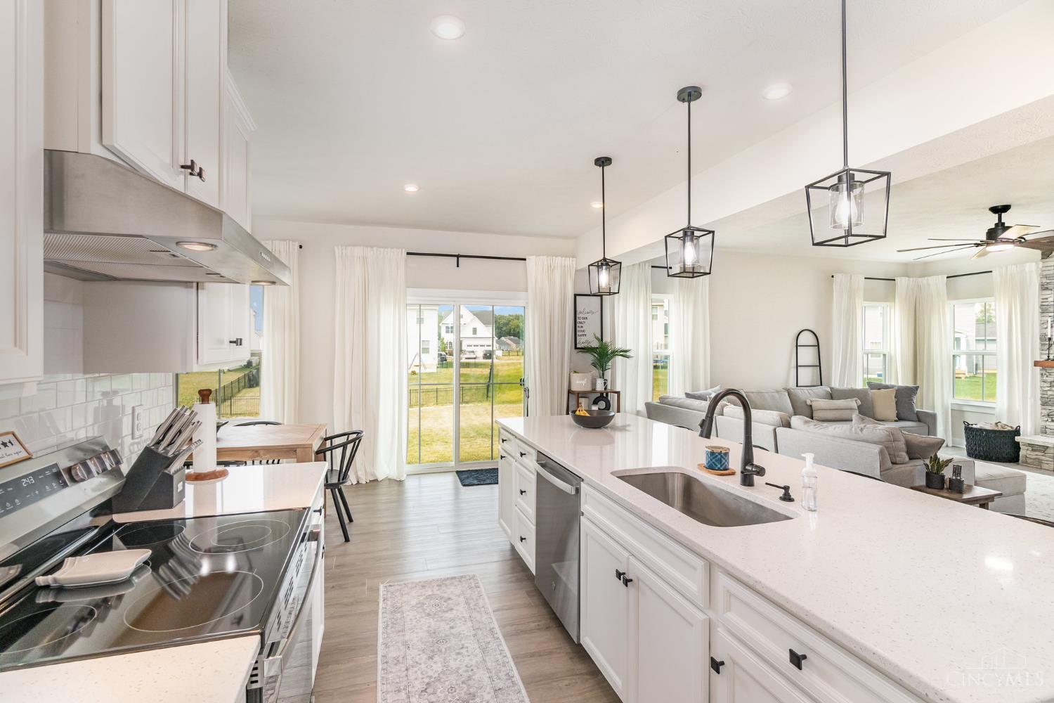 2532 Streamside Drive
