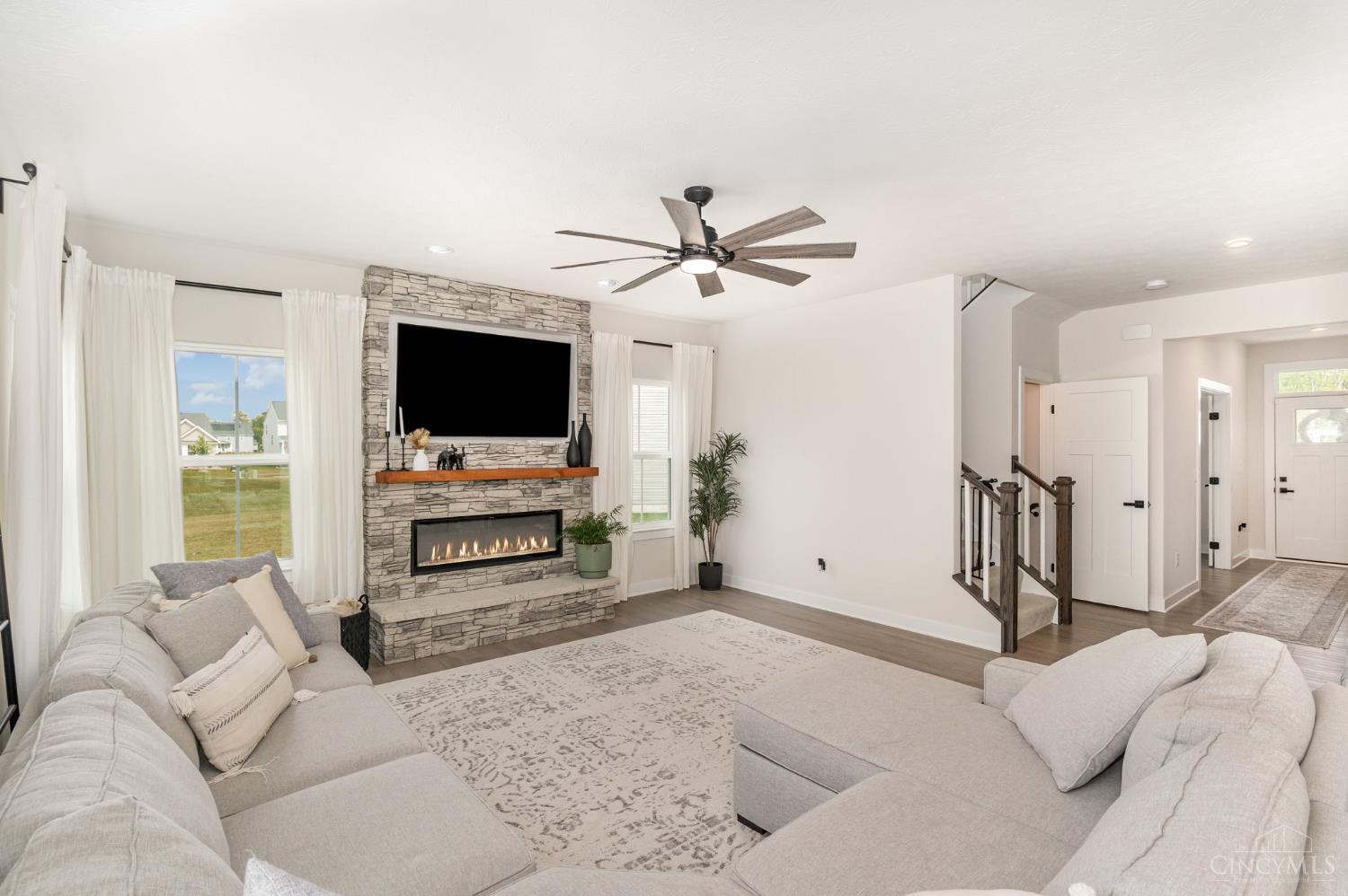2532 Streamside Drive