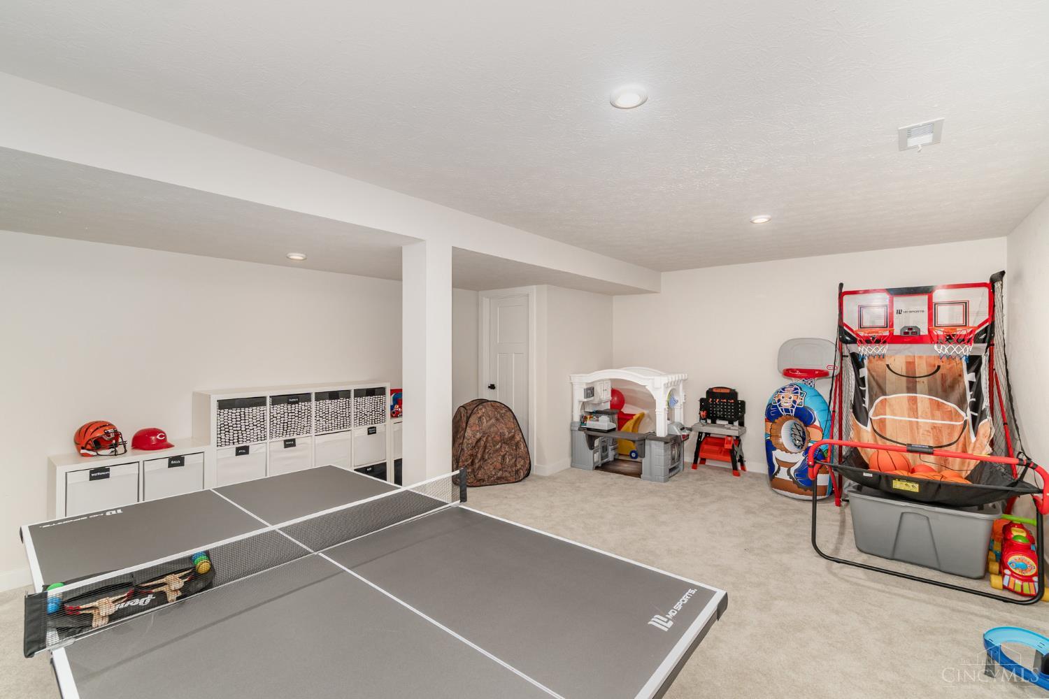 2532 Streamside Drive