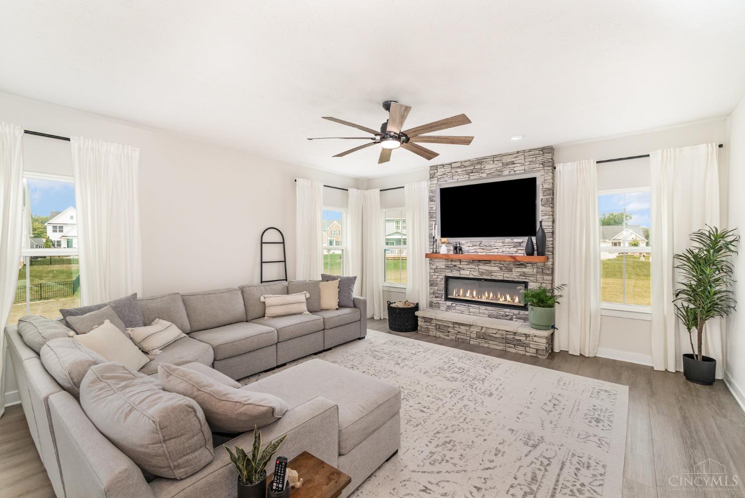 2532 Streamside Drive