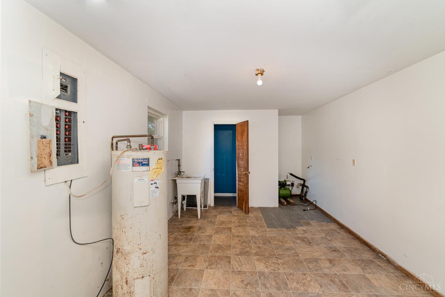 2756 Bardwell West Road