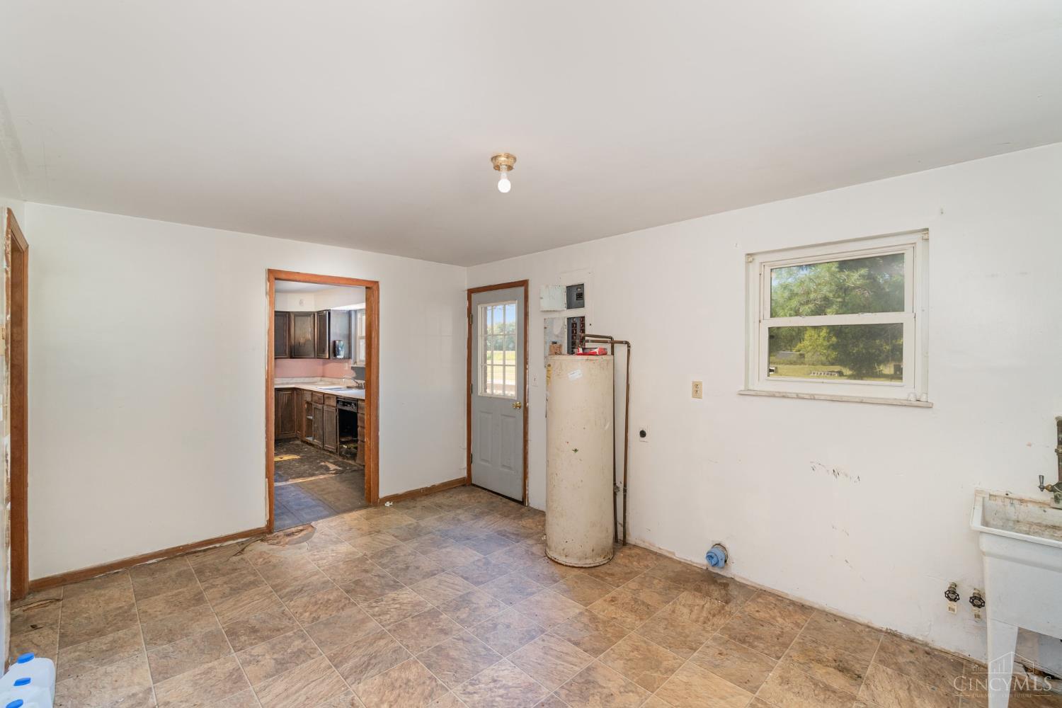 2756 Bardwell West Road