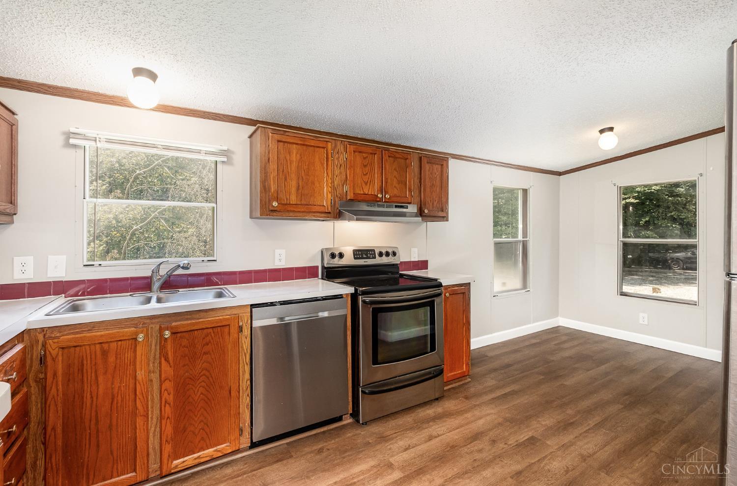 13602 Robbins Road