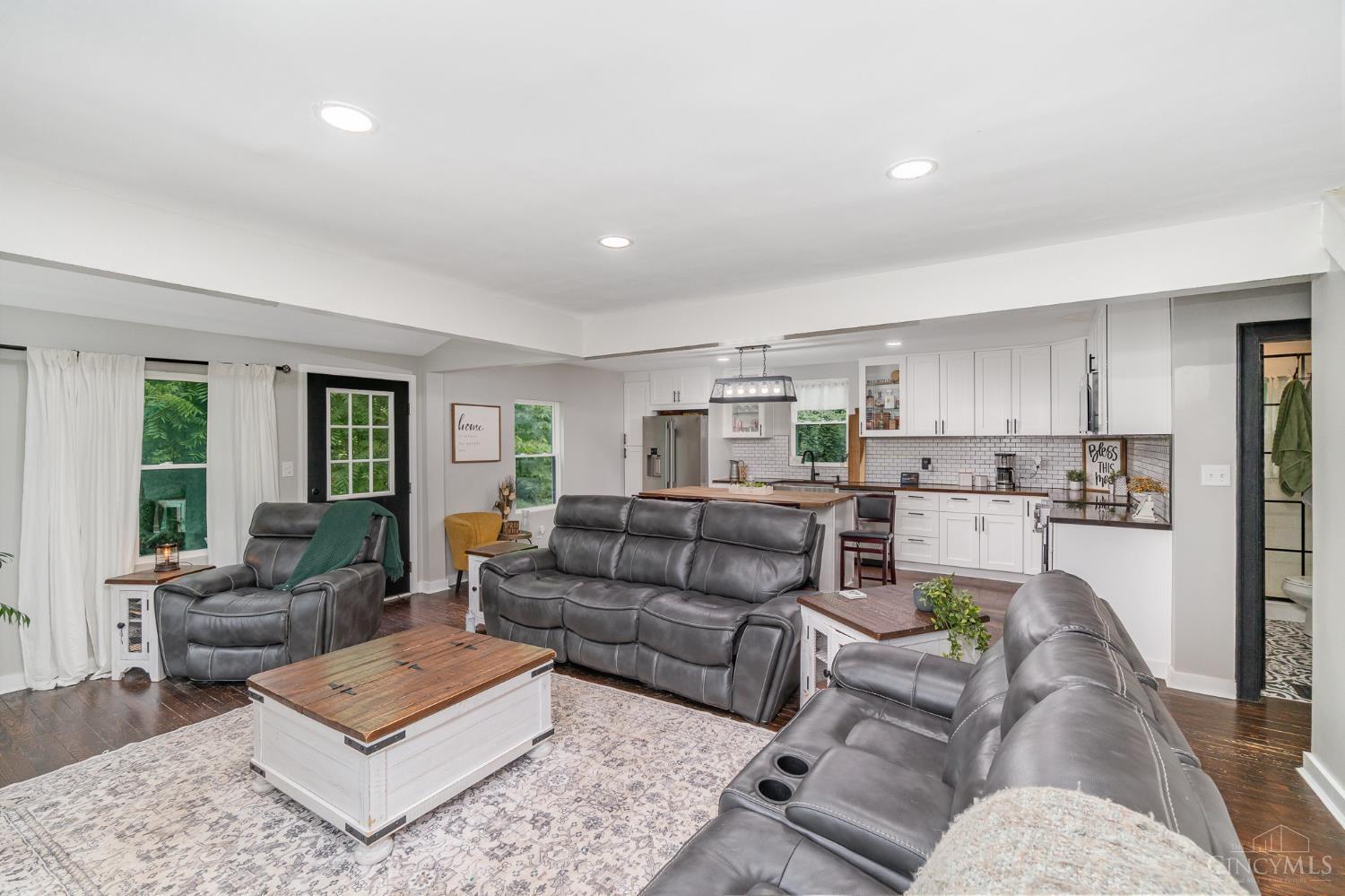 3371 Cole Road