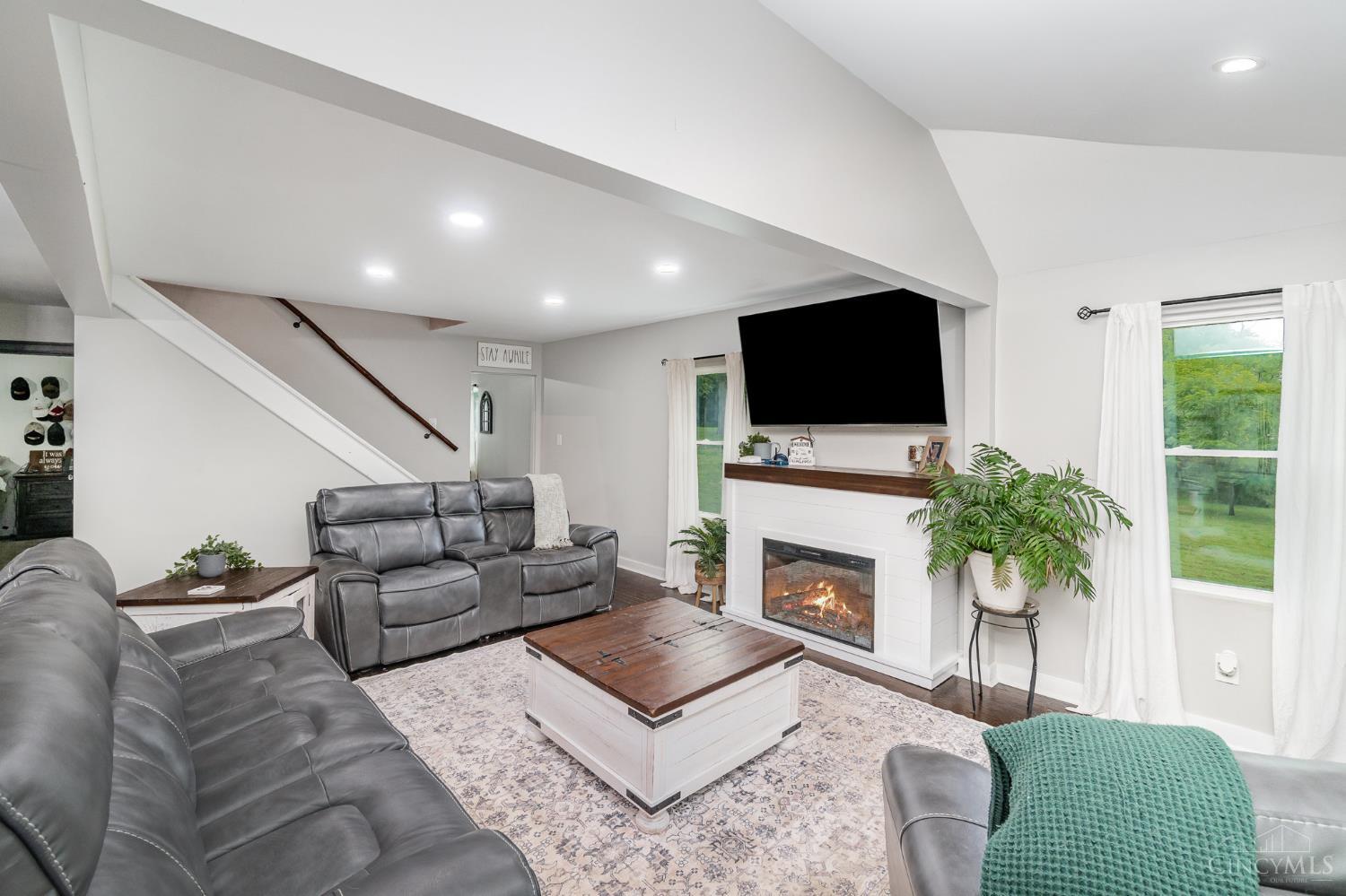 3371 Cole Road